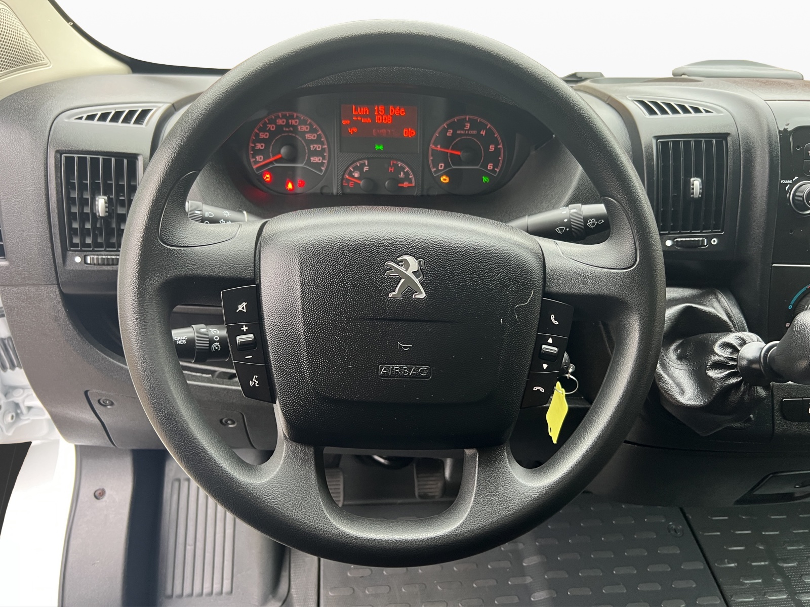 PEUGEOT Boxer 2.2 HDI 335 Premium L2H2-image-8
