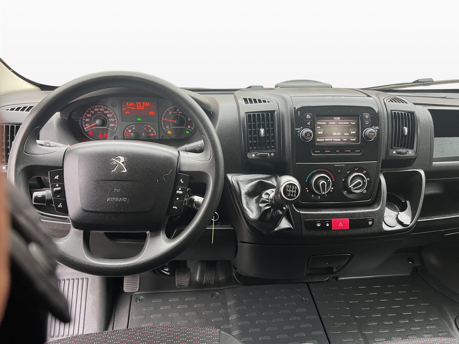 PEUGEOT Boxer 2.2 HDI 335 Premium L2H2-image-10