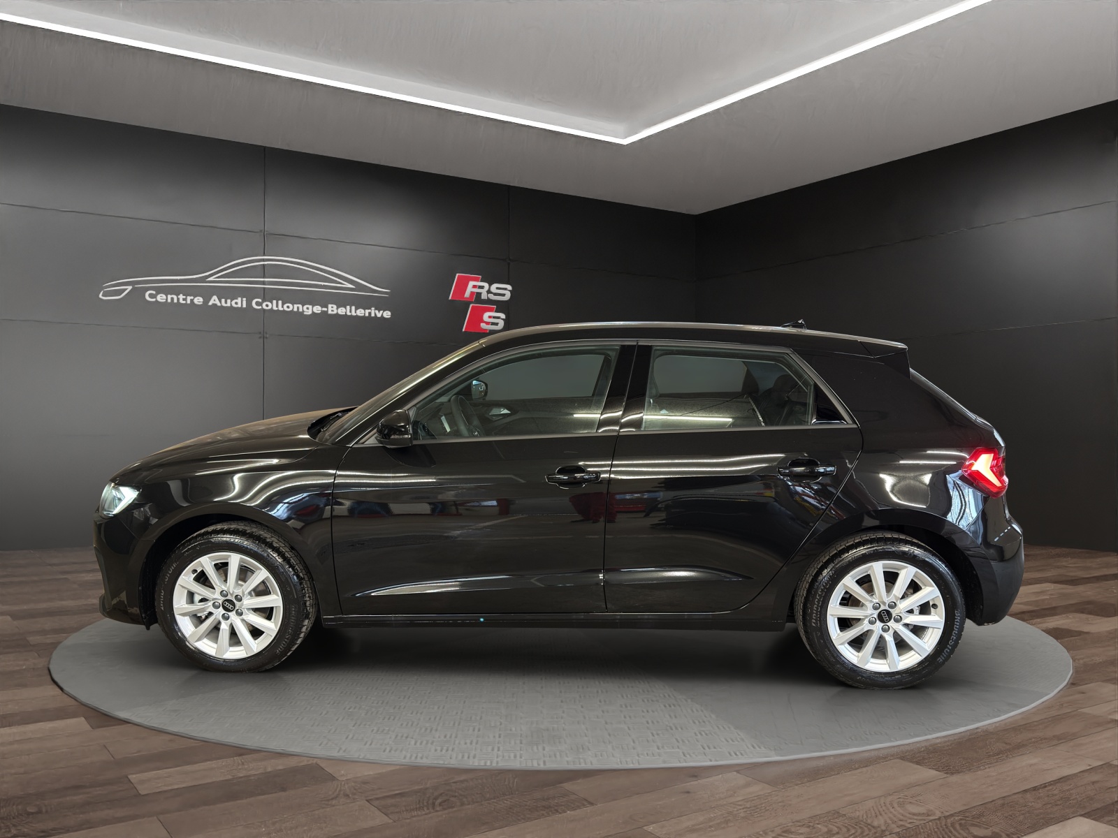 AUDI A1 Sportback 30 TFSI Attraction S-tronic-image-2
