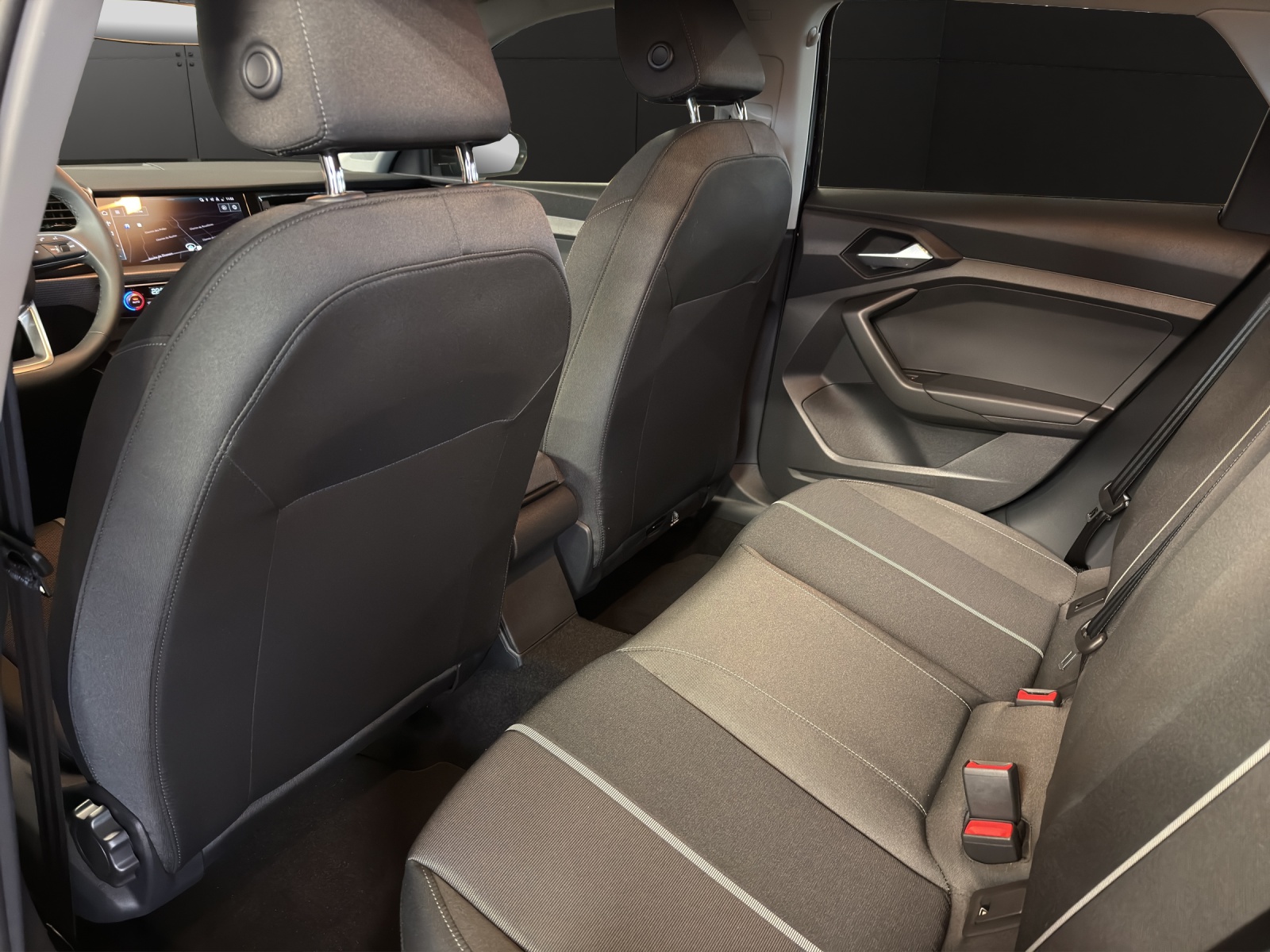 AUDI A1 Sportback 30 TFSI Attraction S-tronic-image-17