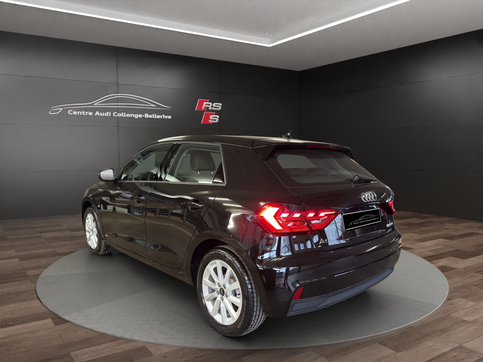 AUDI A1 Sportback 30 TFSI Attraction S-tronic-image-3