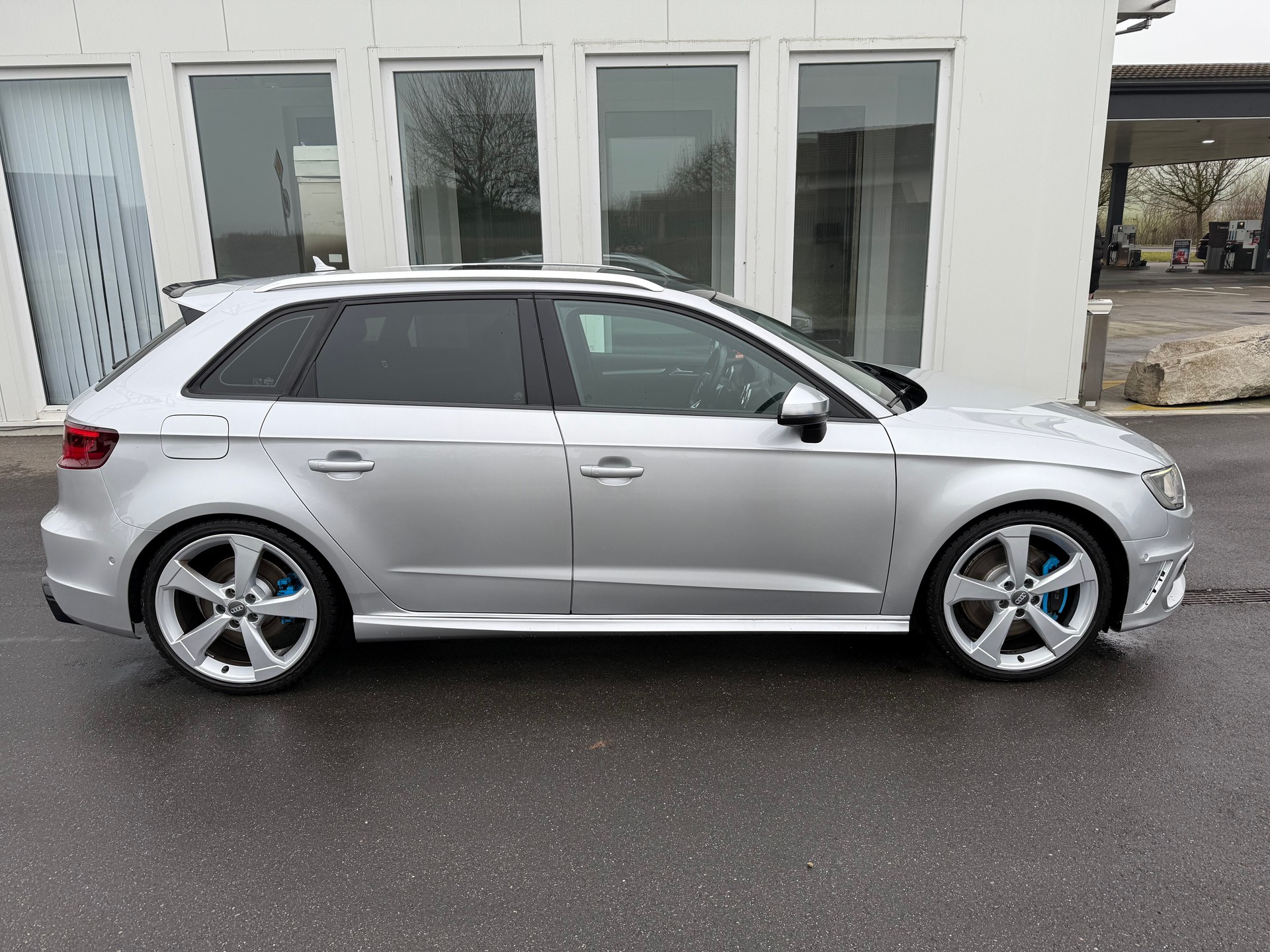 AUDI S3 Sportback 2.0 TFSI quattro S-tronic-image-6