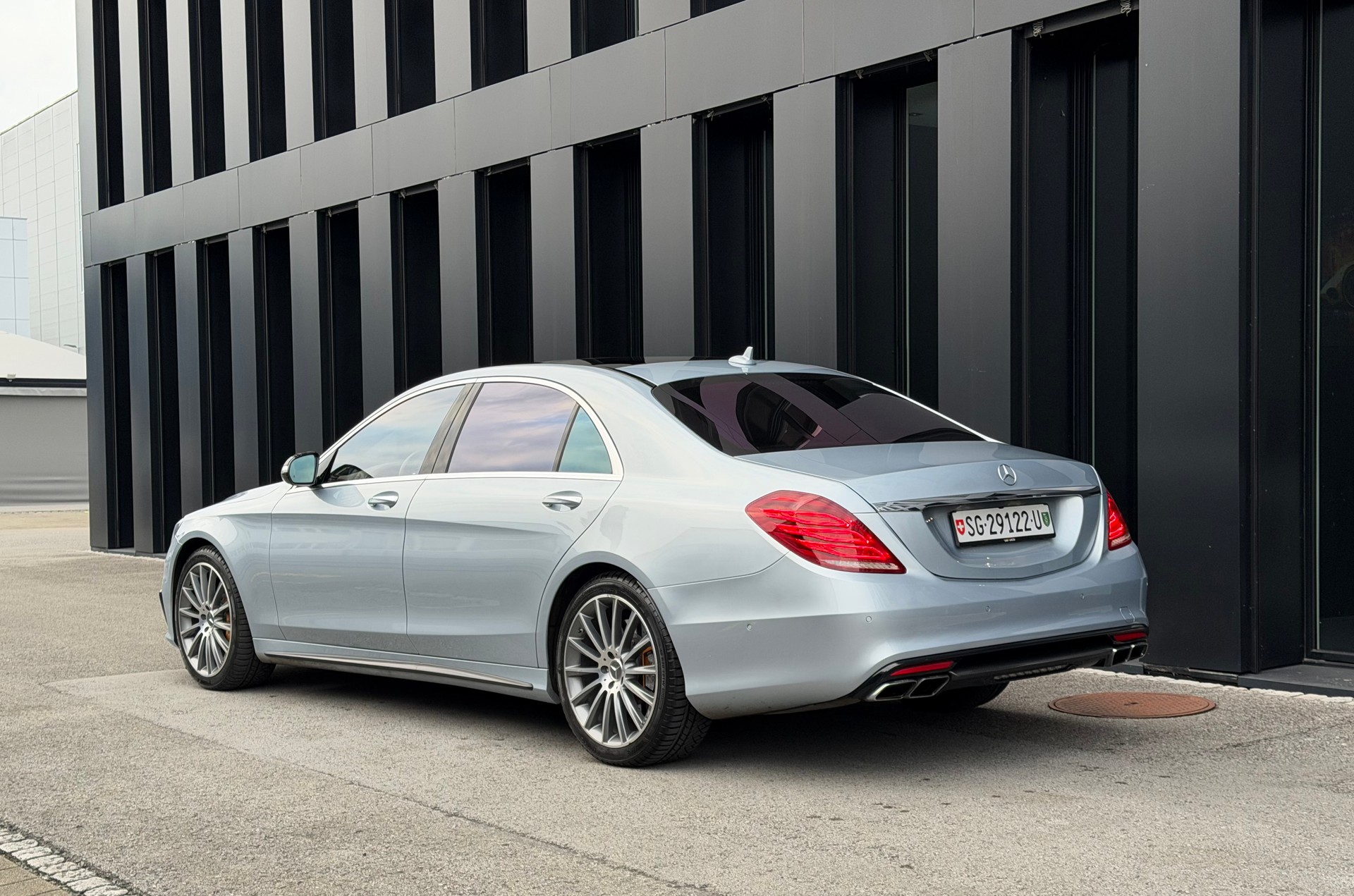 MERCEDES-BENZ S 63 AMG L 4Matic ♦️585 PS V8*Vollausstattung*NEUE Bremsen*CH Fahrzeug♦️-showroom-element-1