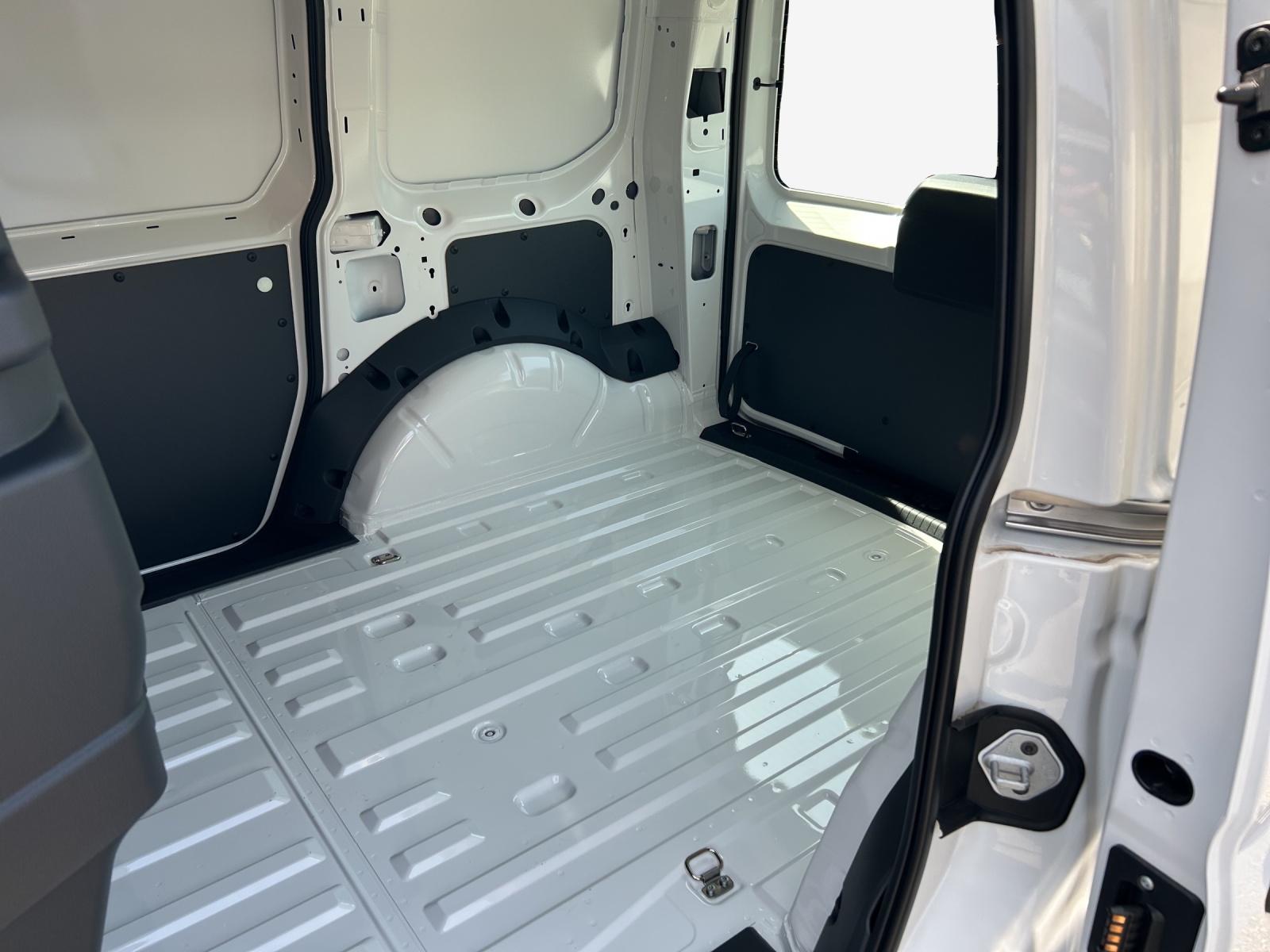 VW Caddy Cargo 1.5 TSI-image-11