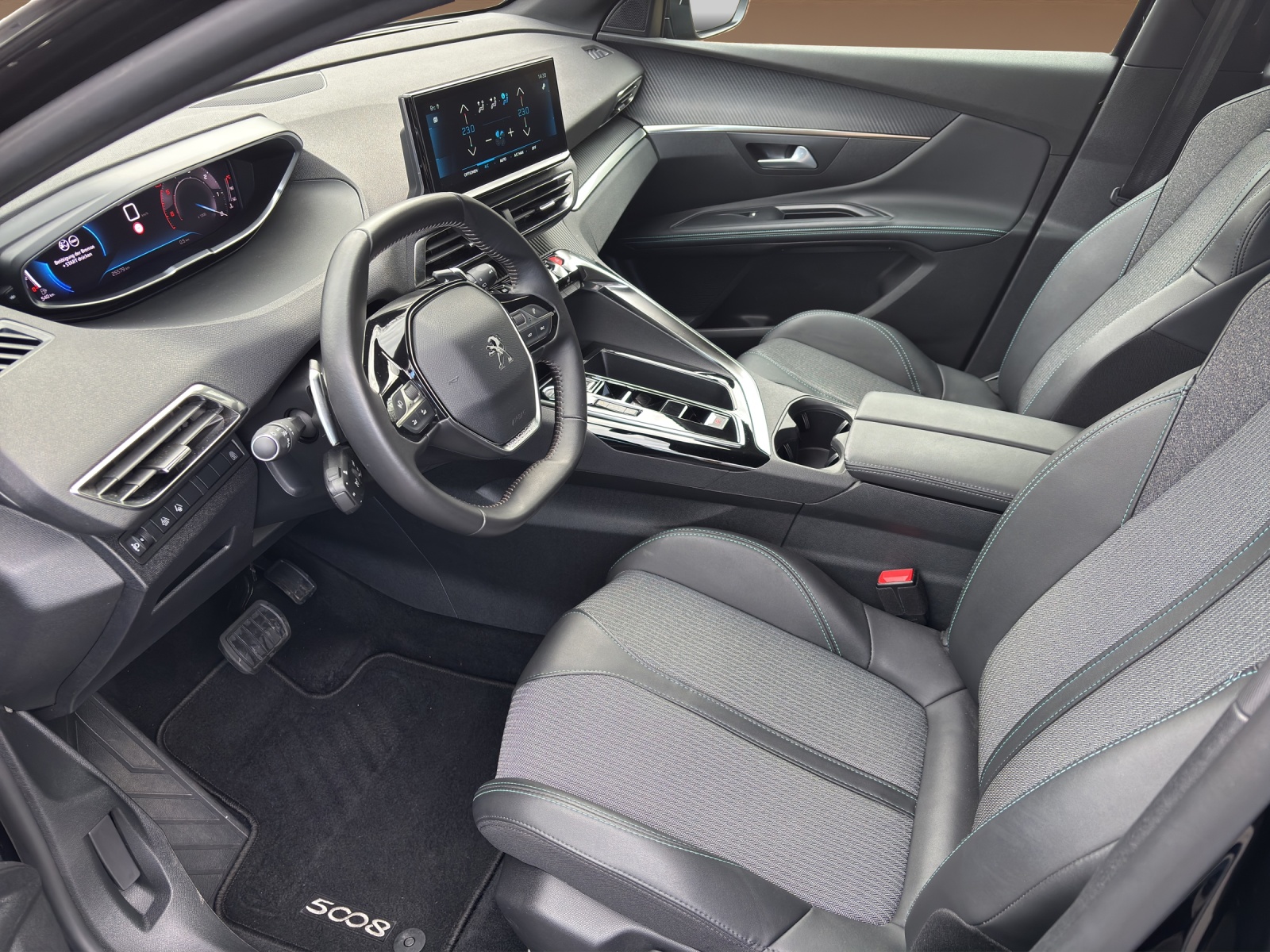 PEUGEOT 5008 1.5 BlueHDi Allure Pack EAT8-image-9