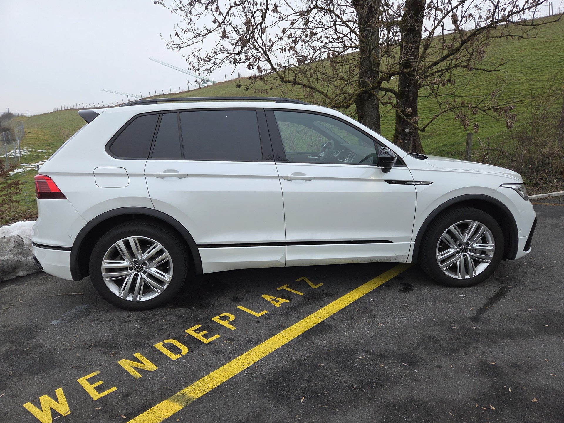 VW Tiguan 2.0TSI R-Line 4Motion DSG-image-11