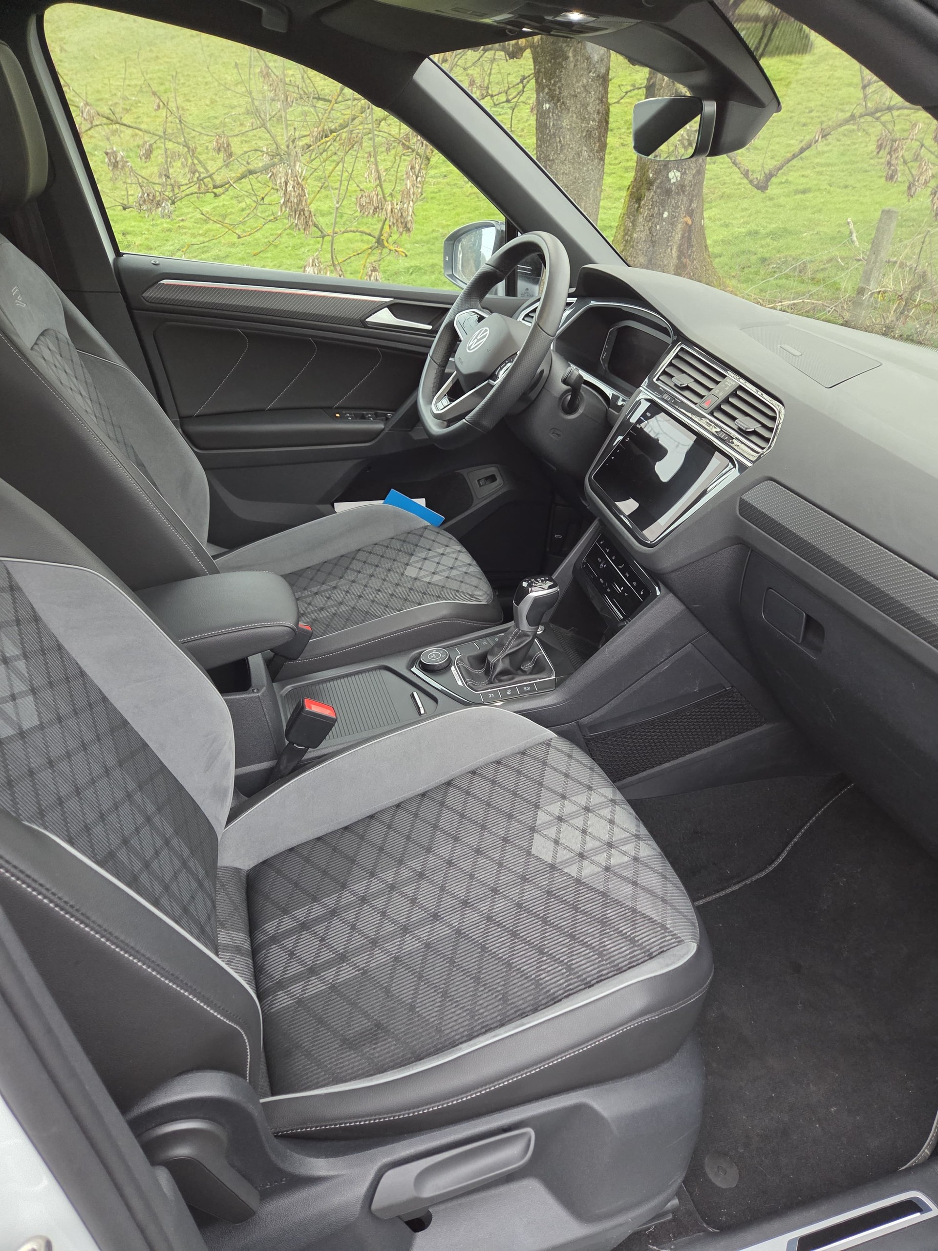 VW Tiguan 2.0TSI R-Line 4Motion DSG-image-10