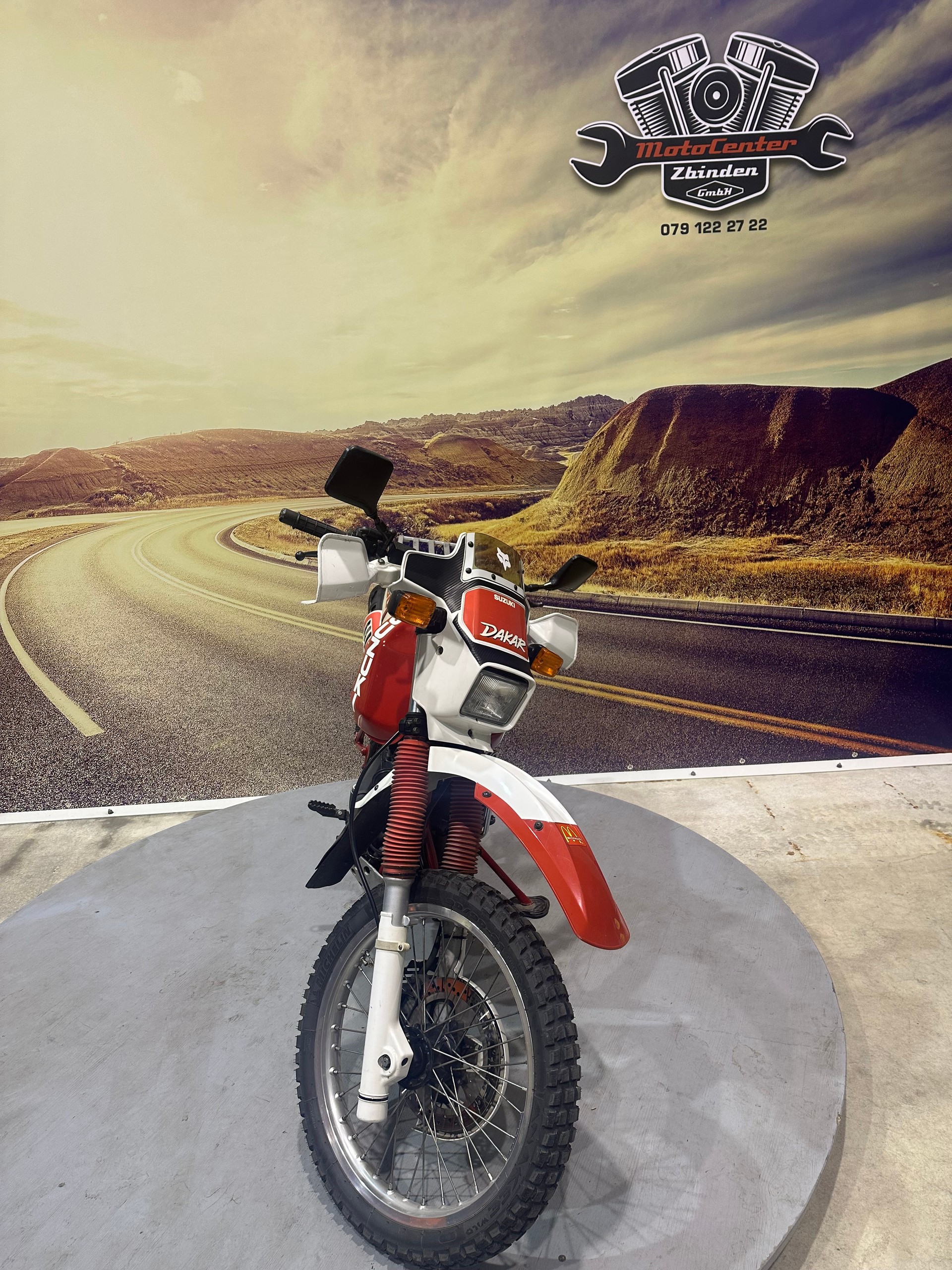 SUZUKI DR 650 R M Dakar-showroom-element-2