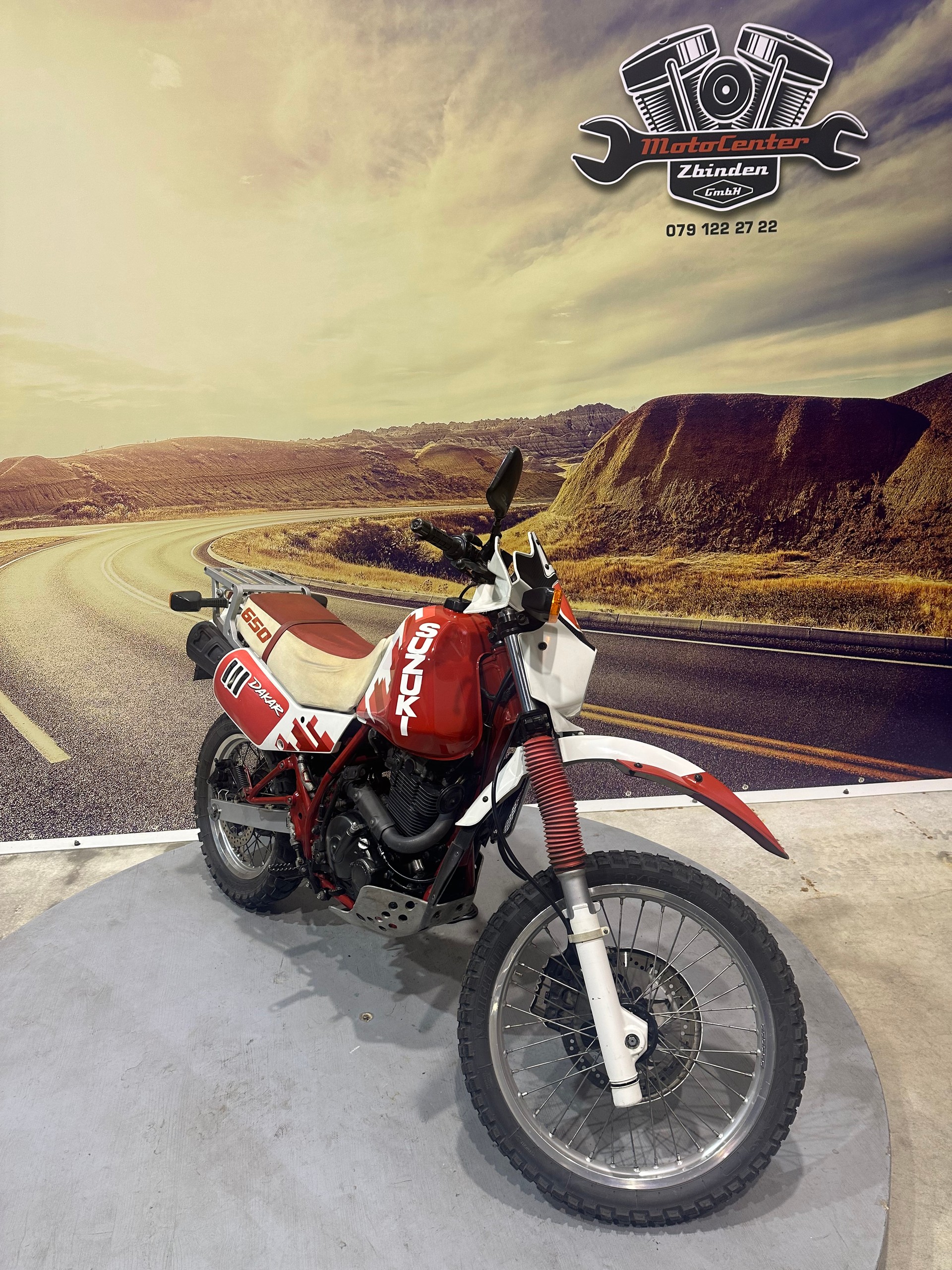 SUZUKI DR 650 R M Dakar-showroom-element-3