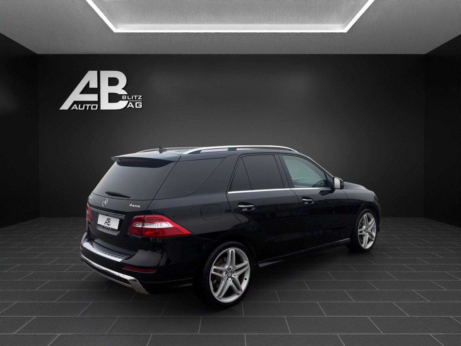 MERCEDES-BENZ ML 500 Executive AMG Sport-Paket 4Matic 7G-Tronic-image-4
