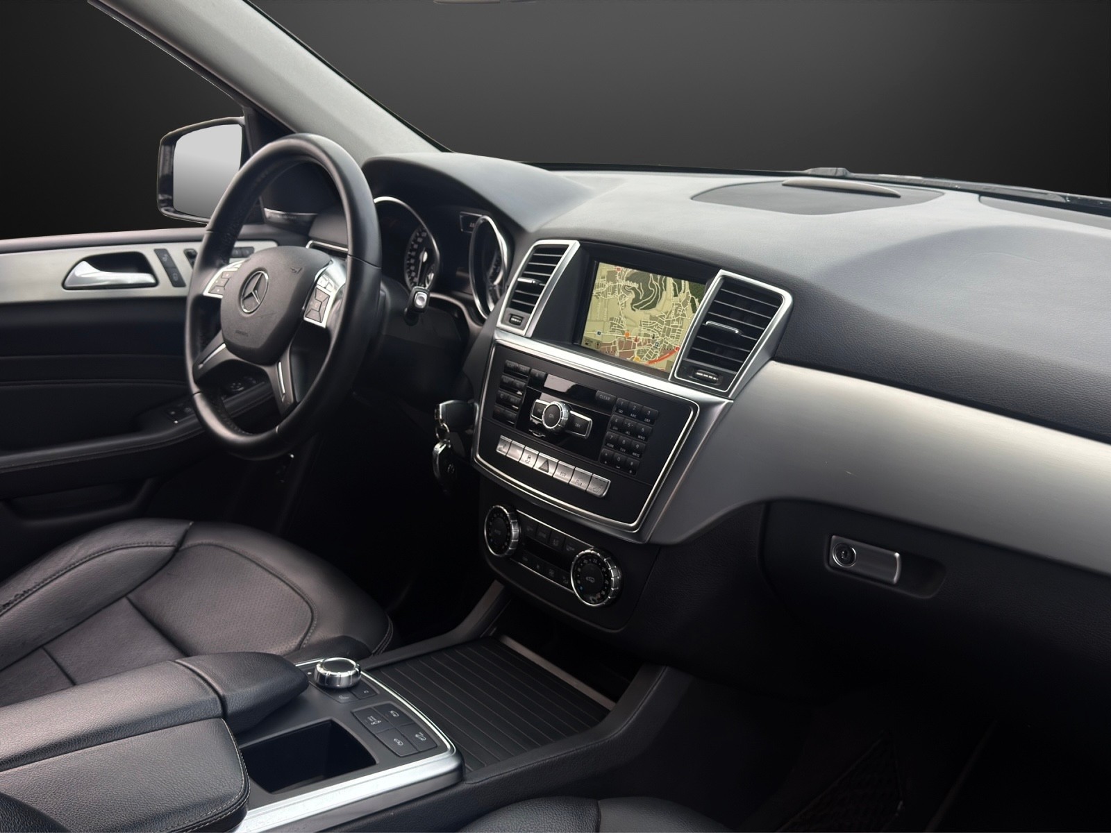 MERCEDES-BENZ ML 500 Executive AMG Sport-Paket 4Matic 7G-Tronic-image-9