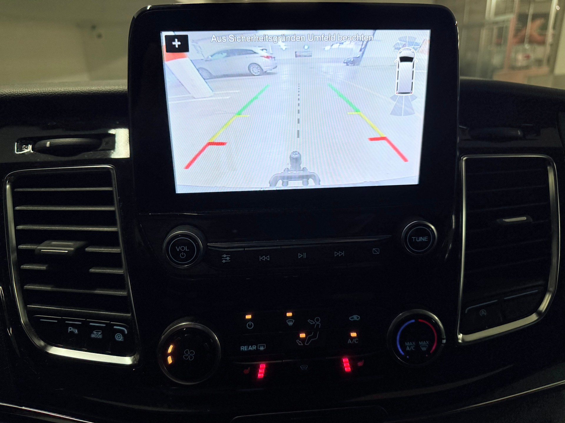 FORD Tourneo Custom 320 L1H1 Titanium A-image-12