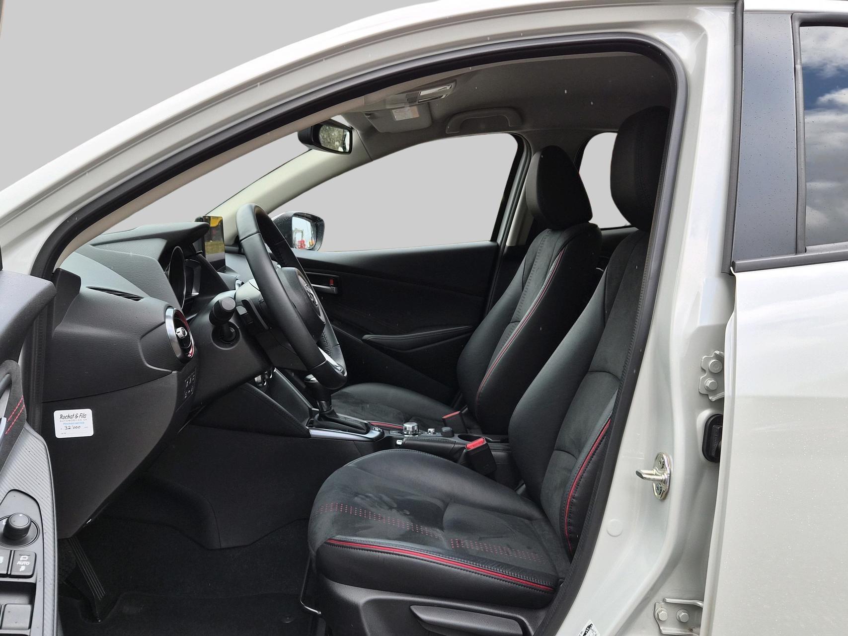MAZDA 2 SKYACTIV-G 90 Homura Aka Automat-image-7