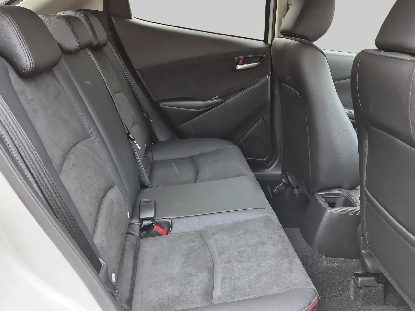 MAZDA 2 SKYACTIV-G 90 Homura Aka Automat-image-17
