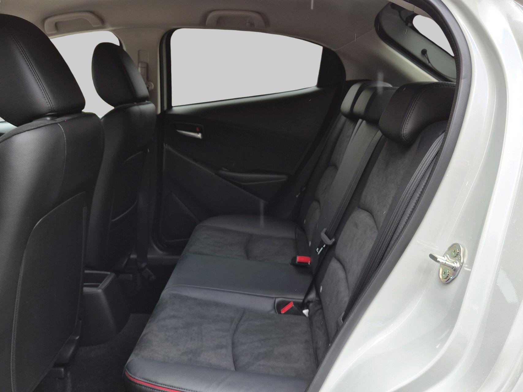MAZDA 2 SKYACTIV-G 90 Homura Aka Automat-image-8