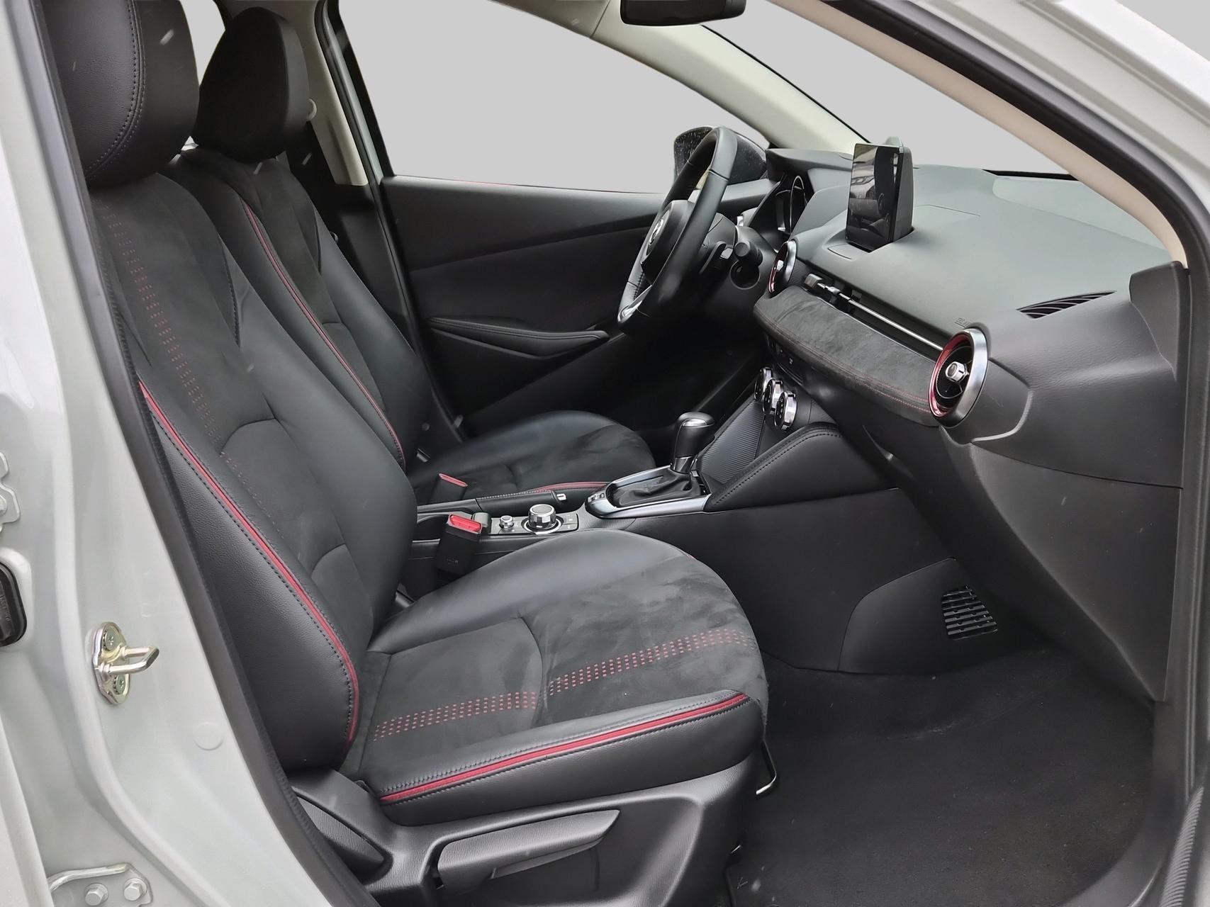 MAZDA 2 SKYACTIV-G 90 Homura Aka Automat-image-18