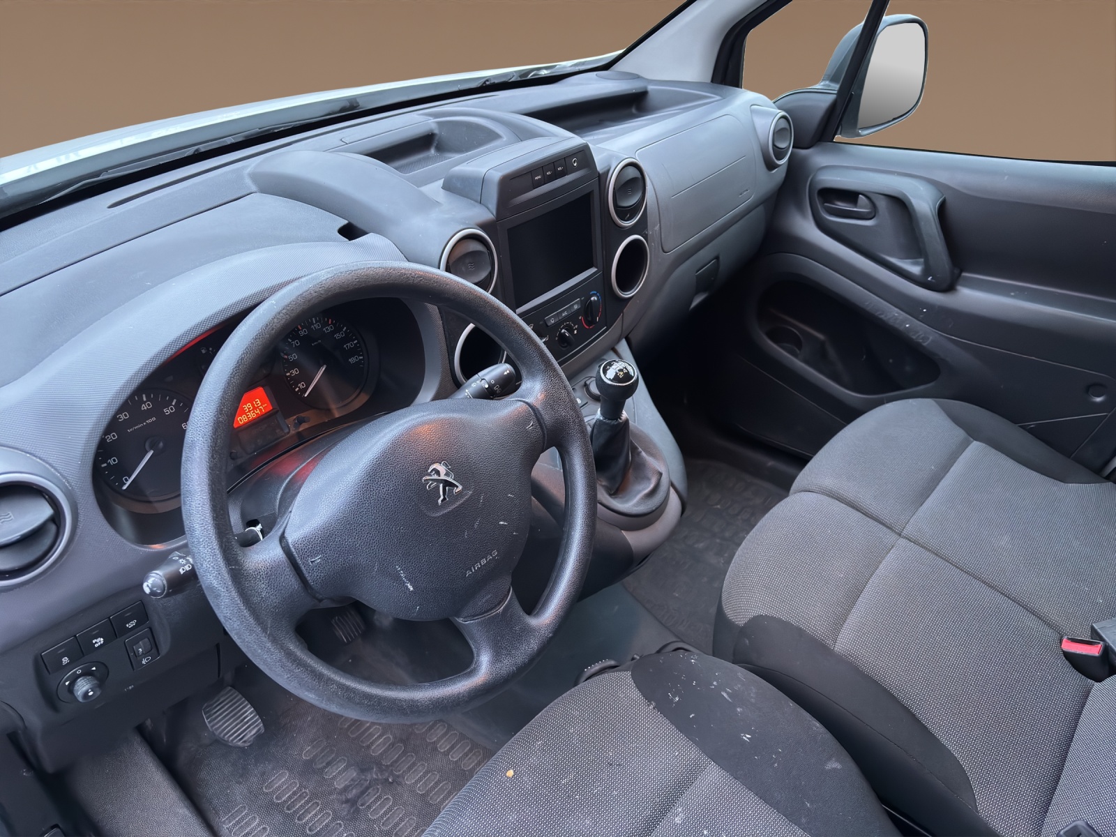 PEUGEOT Partner 1.6 BlueHDI S&S Allure-image-9