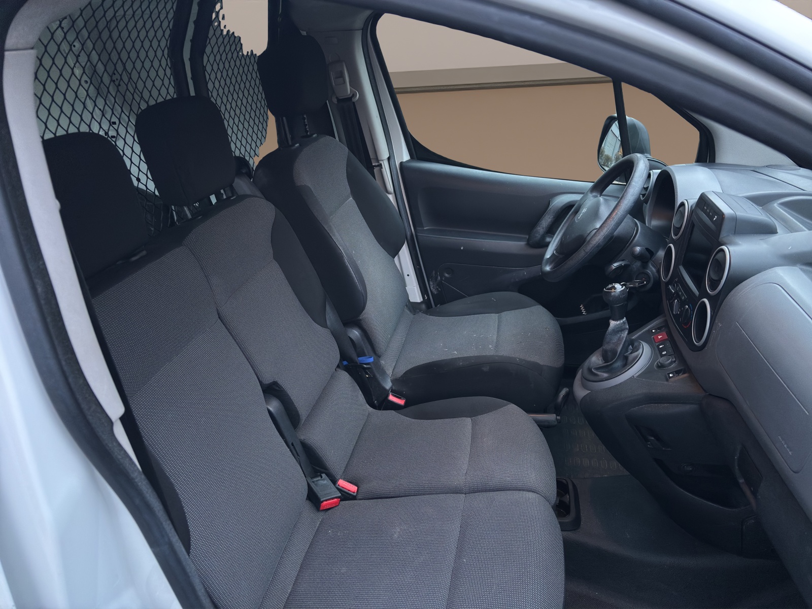 PEUGEOT Partner 1.6 BlueHDI S&S Allure-image-8