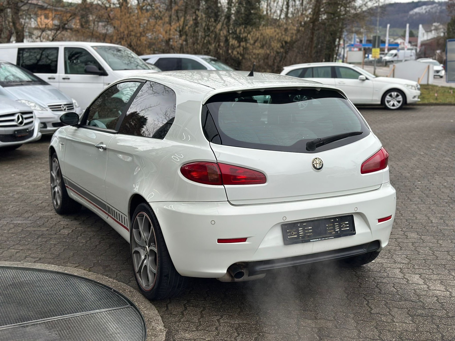 ALFA ROMEO 147 1.9 16V JTD Q2 Ducati Corse-image-4