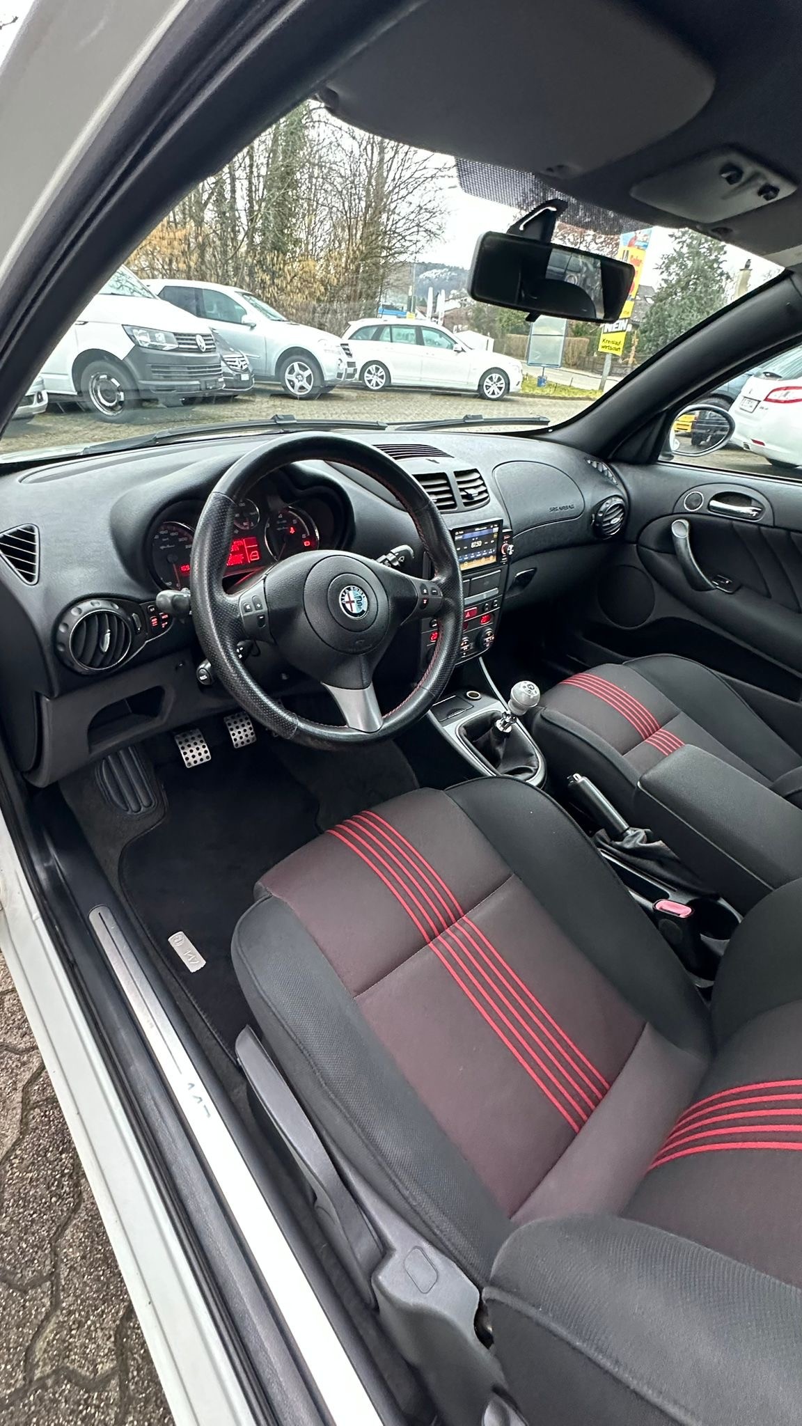 ALFA ROMEO 147 1.9 16V JTD Q2 Ducati Corse-image-10