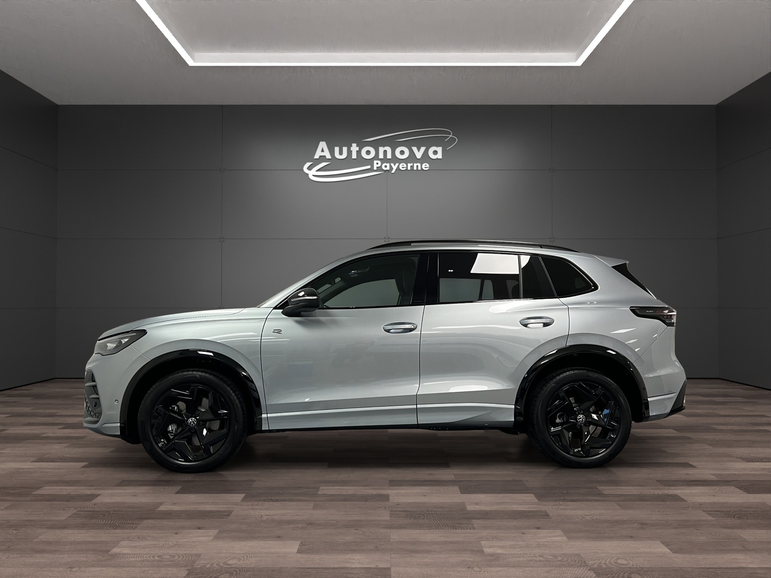VW Tiguan 1.5 TSI evo2 eHybrid R-Line DSG-image-2