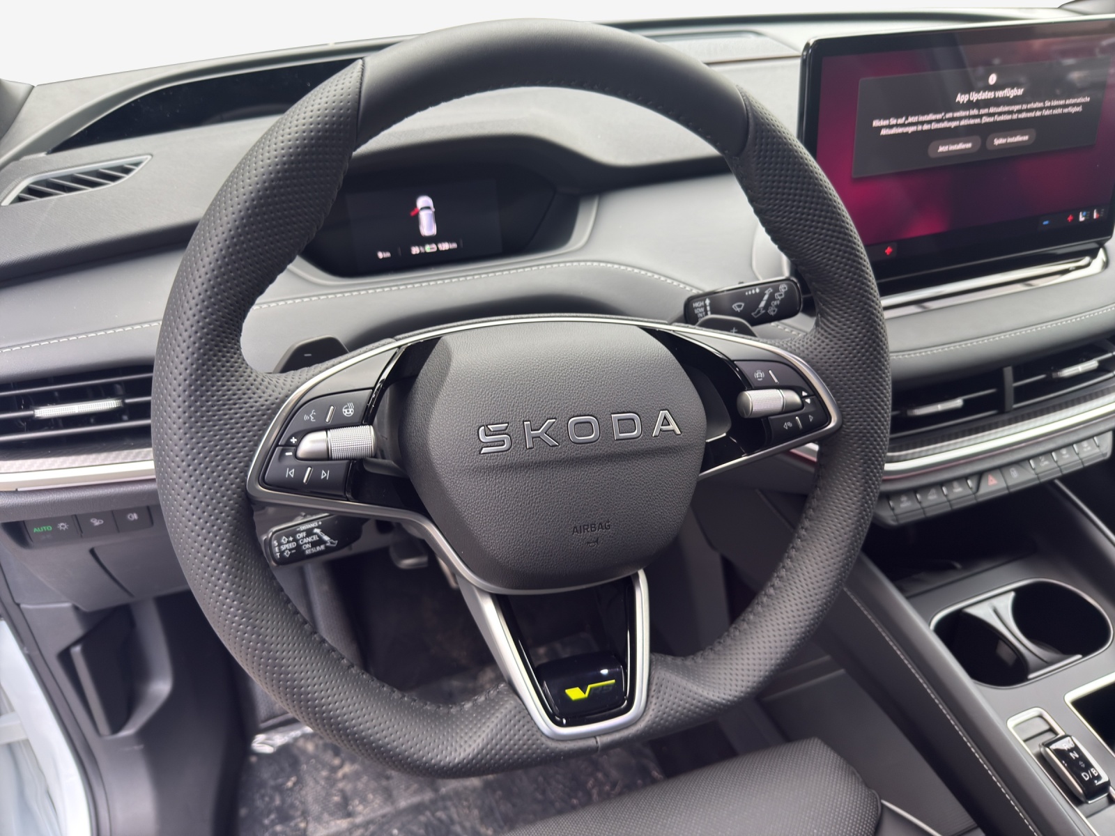 SKODA Enyaq 4x4 RS-image-9