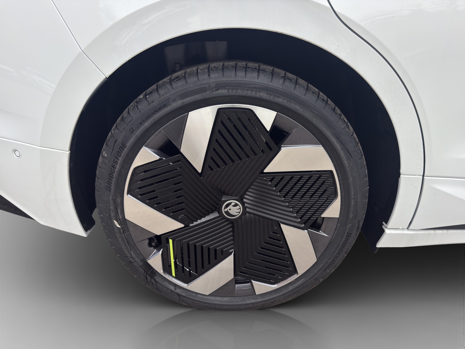 SKODA Enyaq 4x4 RS-image-13