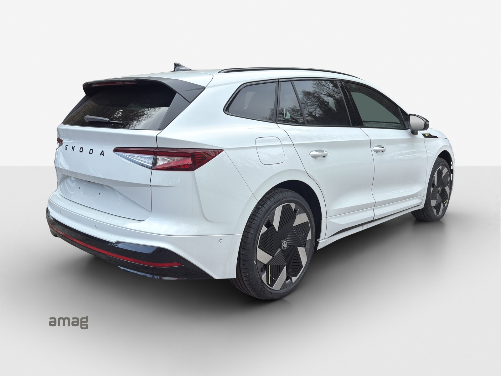 SKODA Enyaq 4x4 RS-image-4