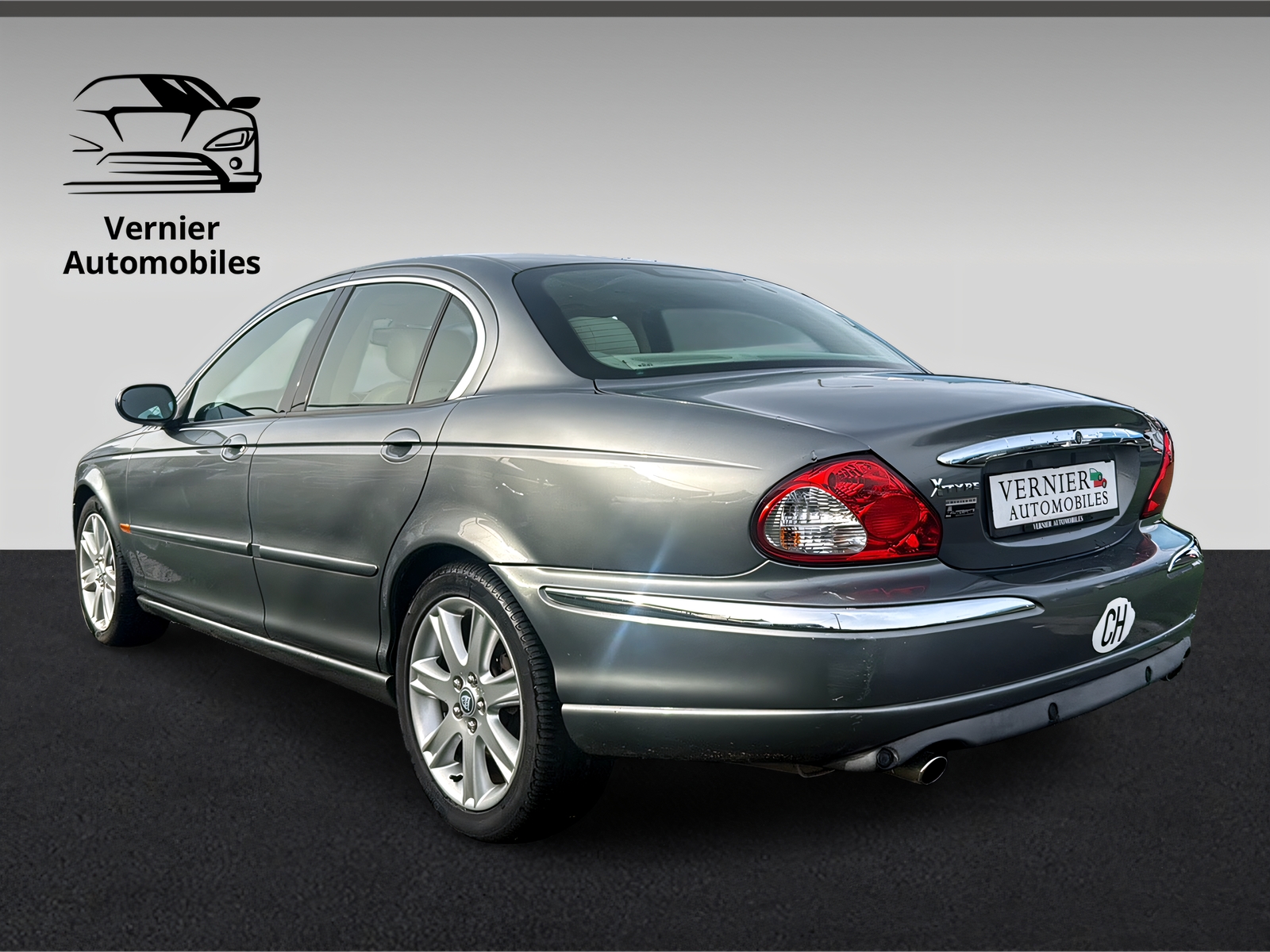 JAGUAR X-Type 3.0 V6 Traction4 Executive-image-3