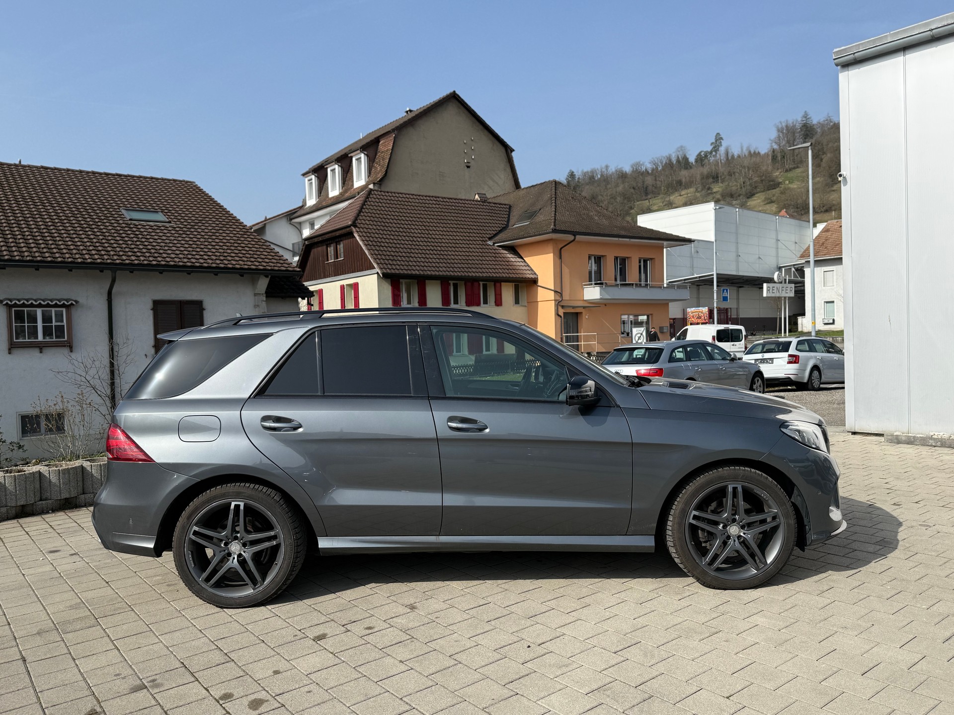 MERCEDES-BENZ GLE 350 d 4Matic 9G-Tronic-image-4