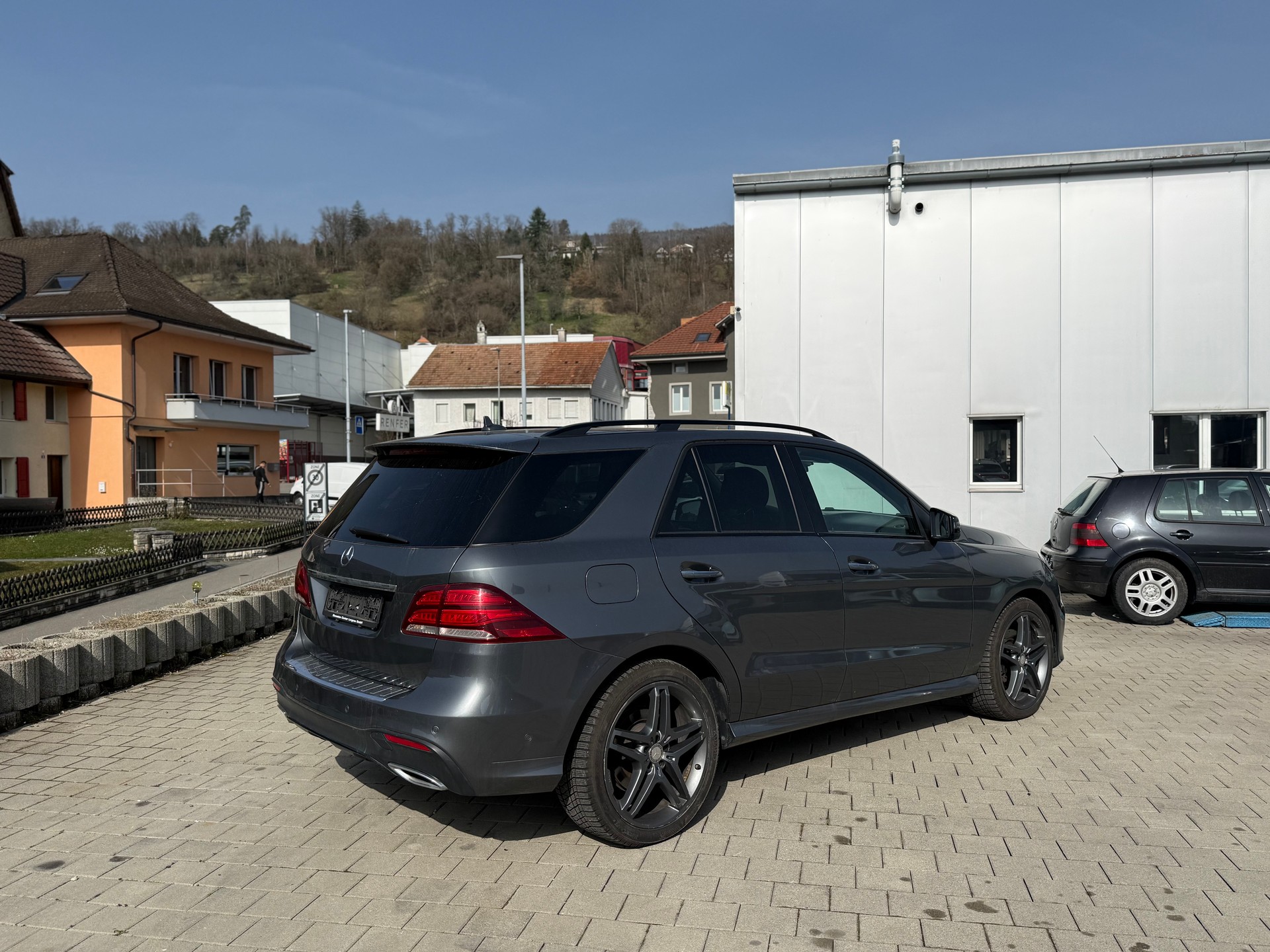 MERCEDES-BENZ GLE 350 d 4Matic 9G-Tronic-image-5