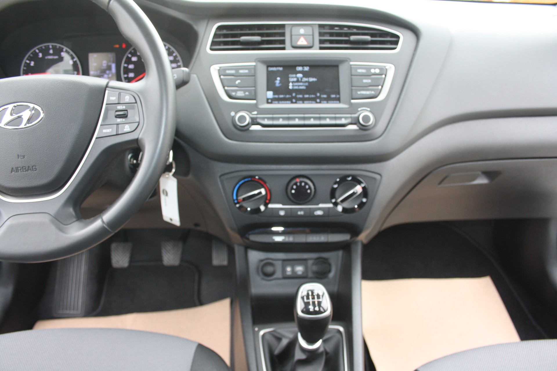 HYUNDAI i20 1.0 T-GDi Origo-image-10