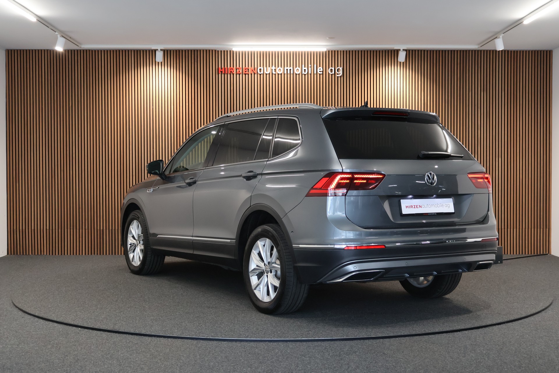 VW Tiguan Allspace 2.0 TDI SCR Highline 4Motion DSG-image-2