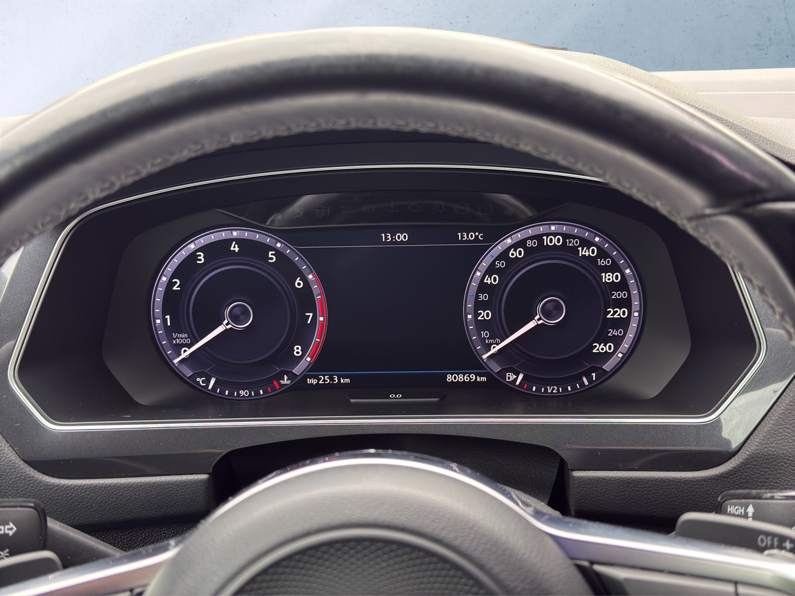 VW Tiguan 2.0TSI R-Line Highline 4Motion*220PS*-image-8