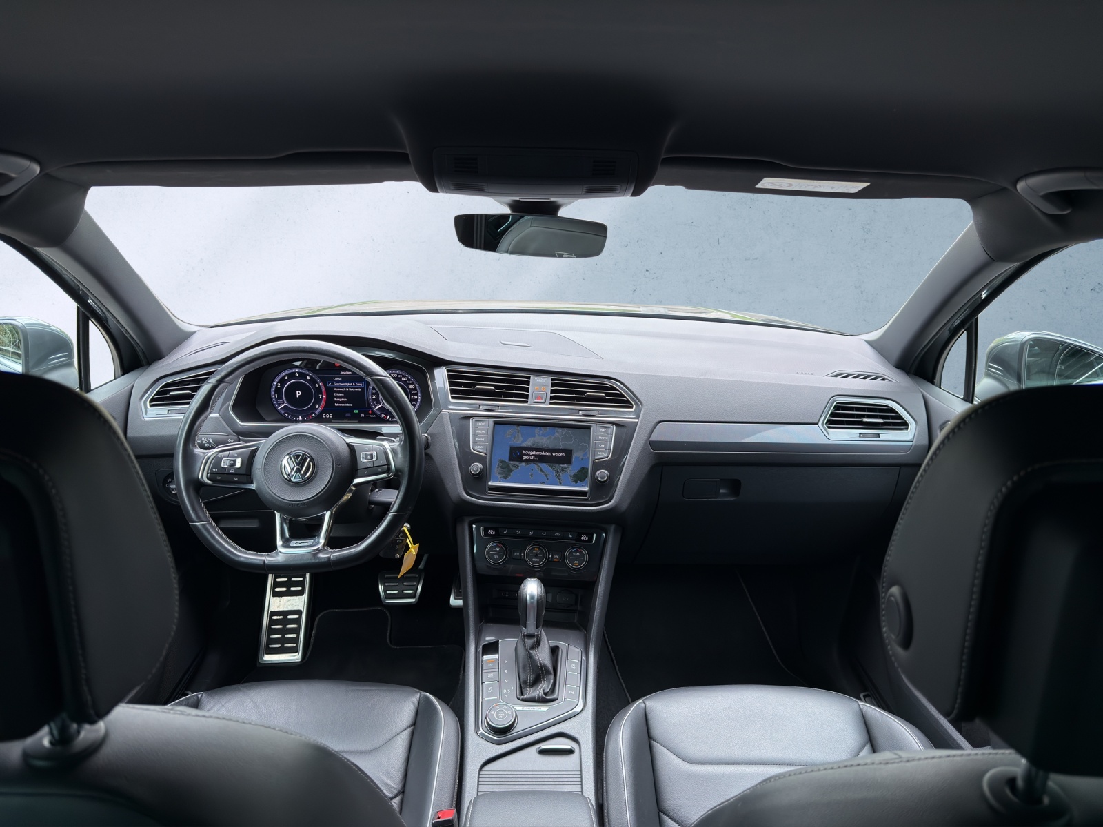 VW Tiguan 2.0TSI R-Line Highline 4Motion*220PS*-image-9