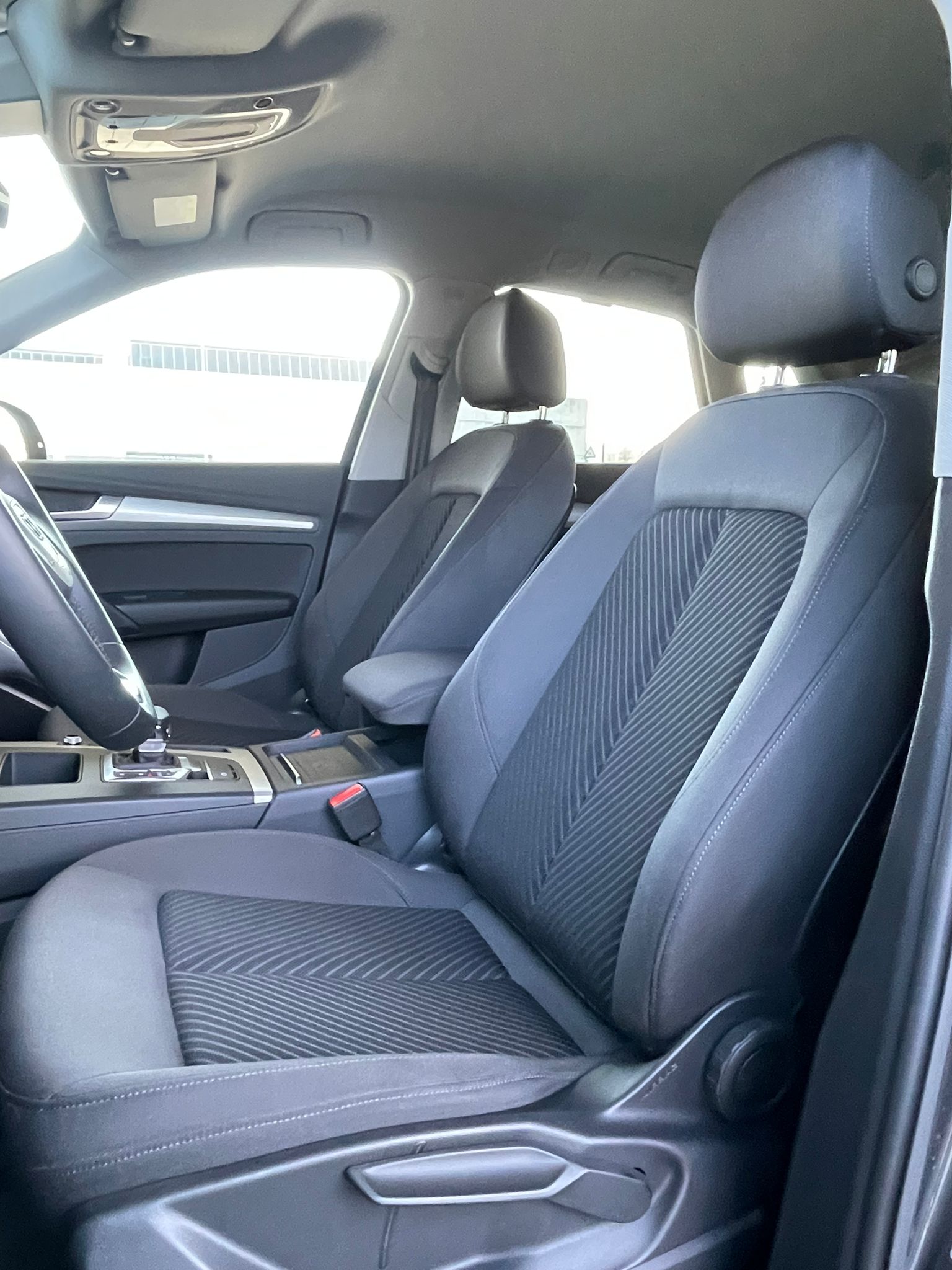 AUDI Q5 2.0 40 TDI S Line quattro S-Tronic-image-5