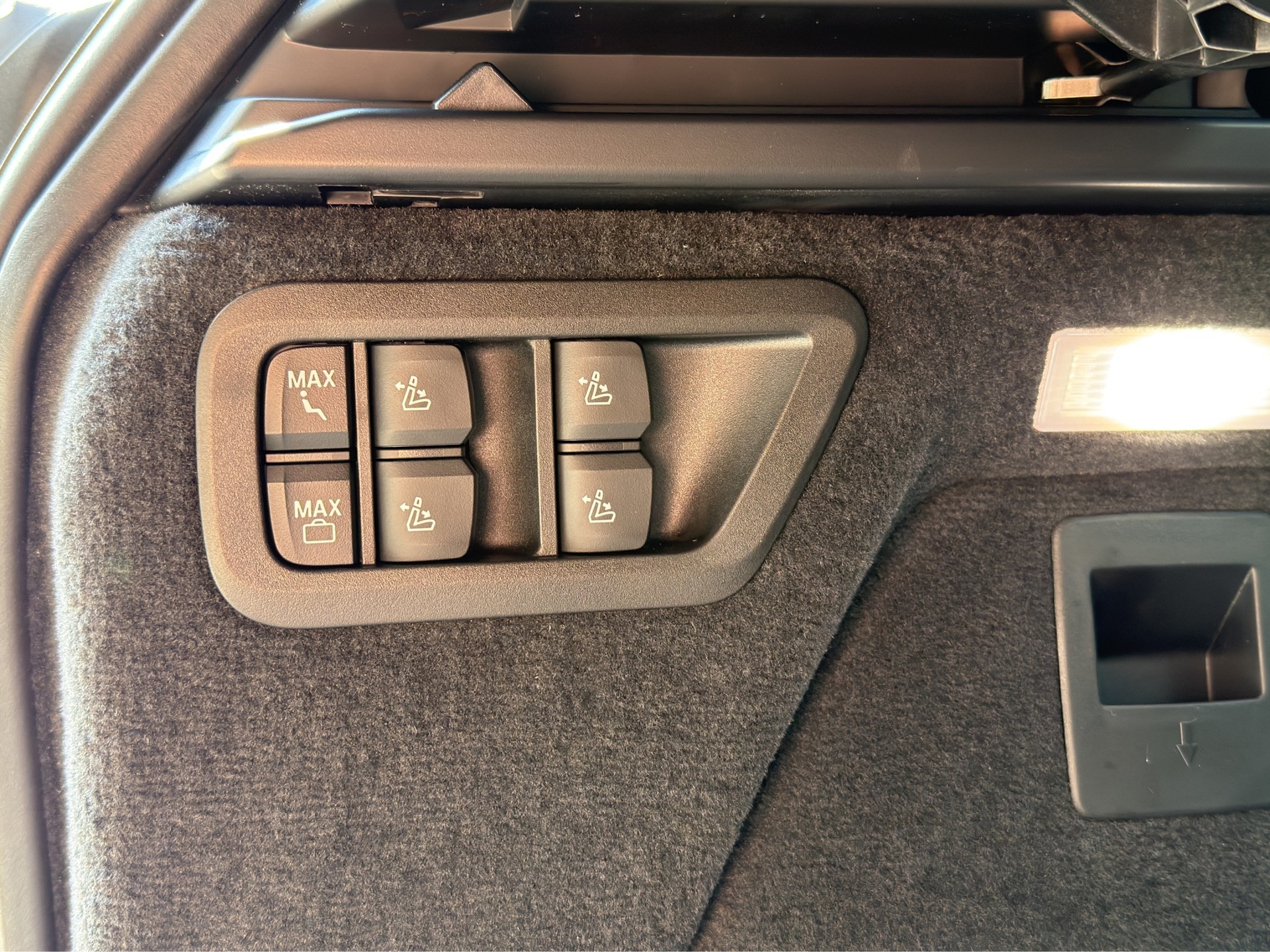 BMW X7 xDrive 48V 40d M Sport Pro Steptronic-image-23