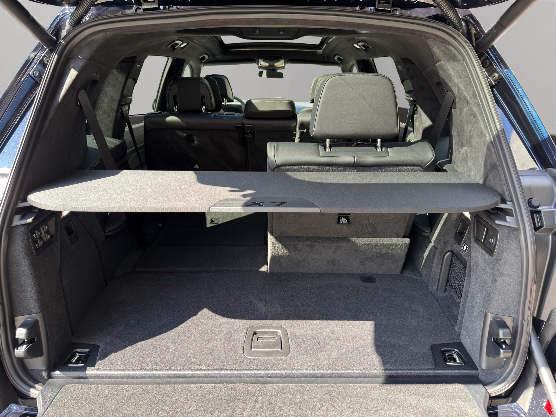 BMW X7 xDrive 48V 40d M Sport Pro Steptronic-image-18