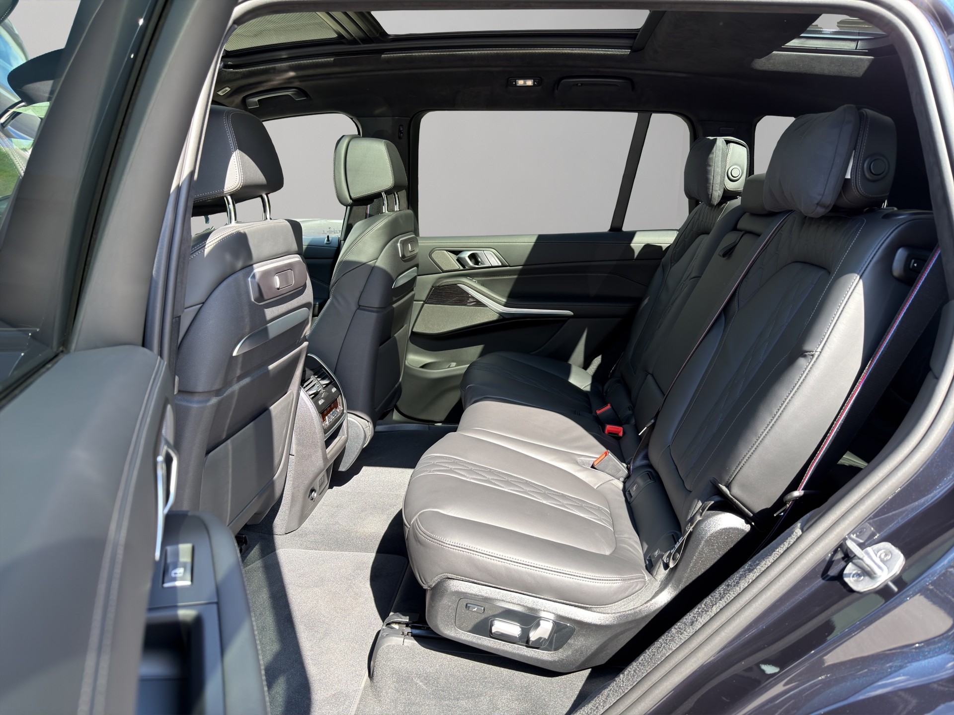BMW X7 xDrive 48V 40d M Sport Pro Steptronic-image-17