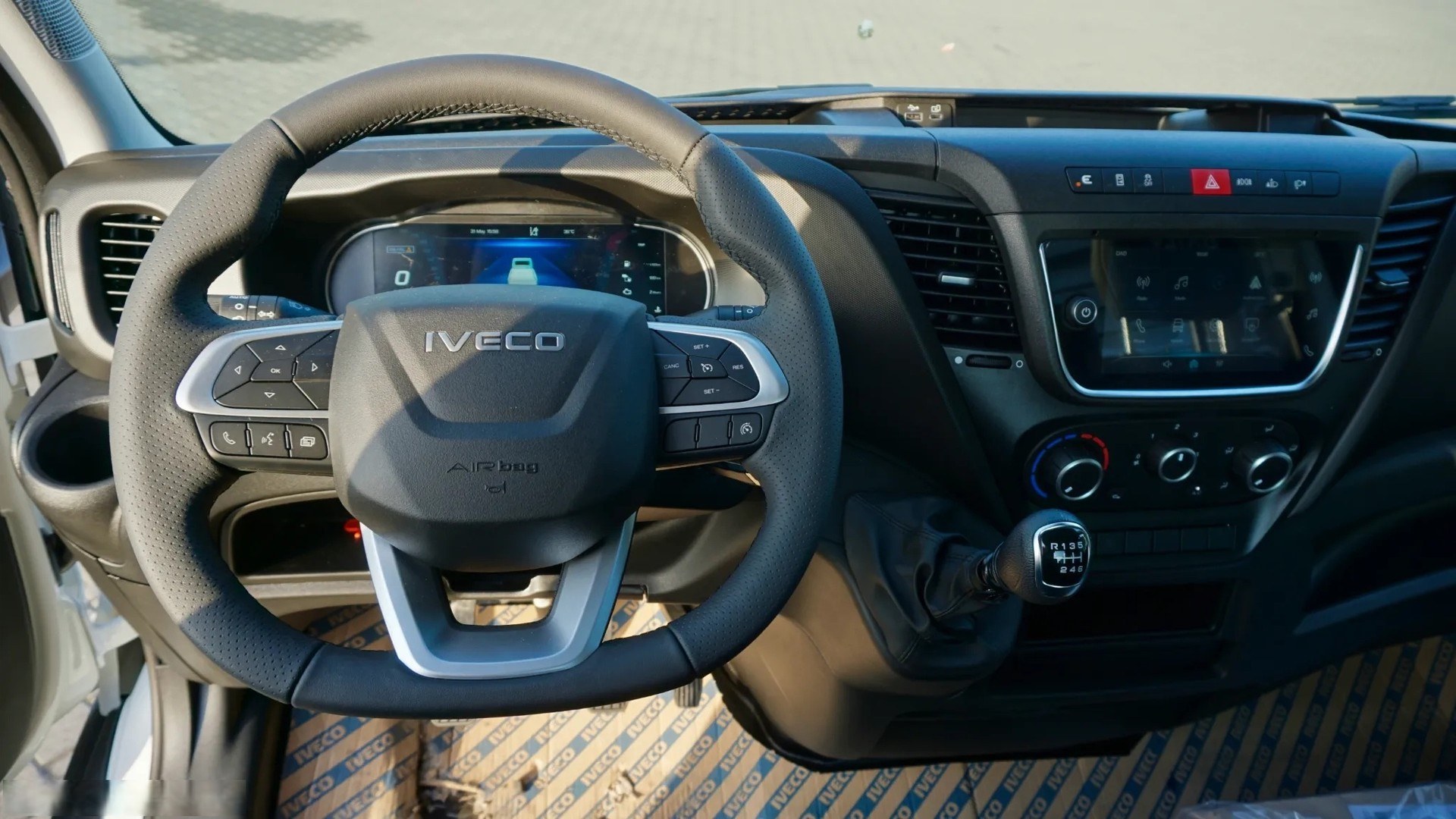 IVECO 35 C 16H 5m Brücke-image-6