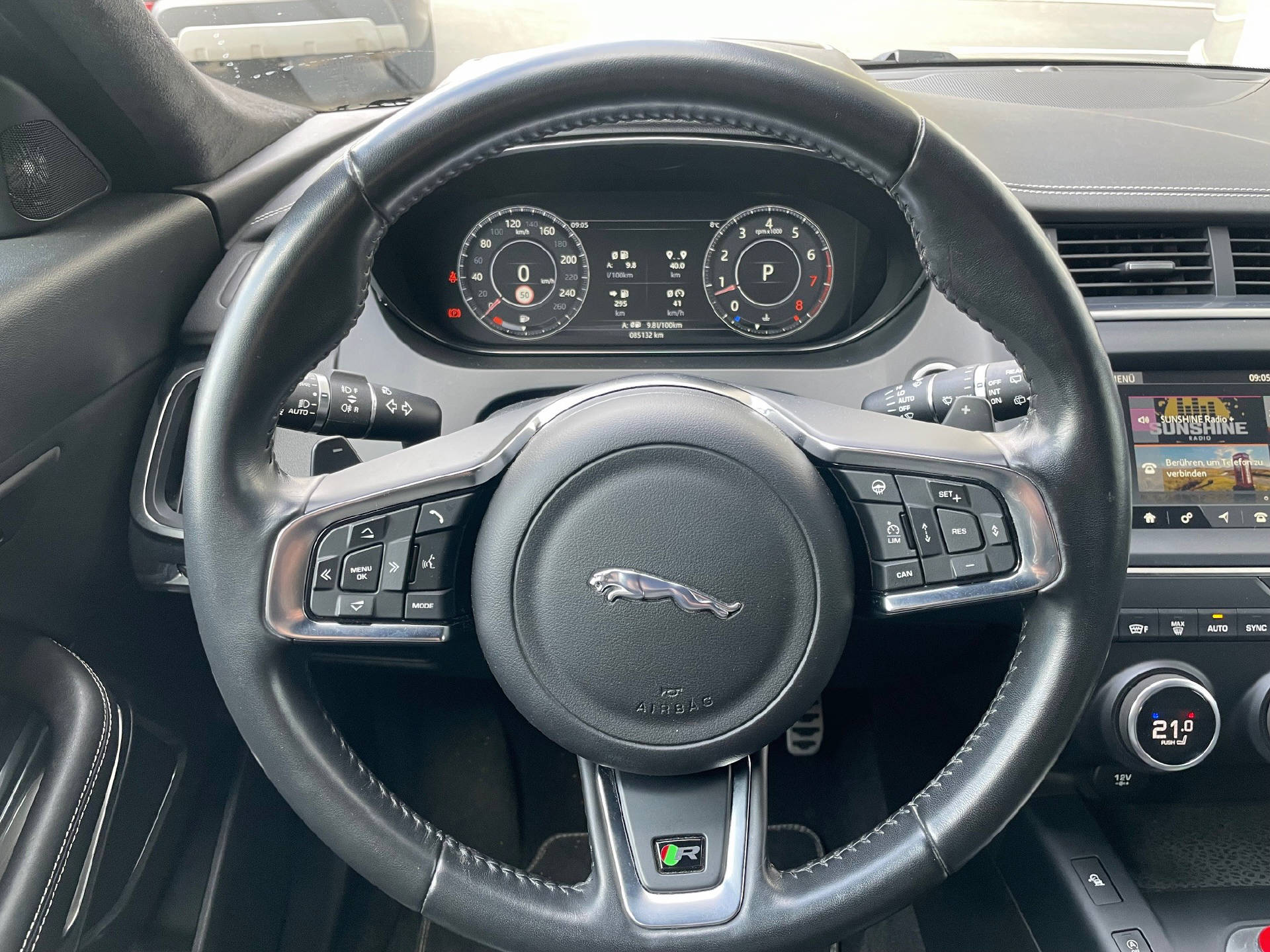 JAGUAR E-Pace 2.0 T 300 R-Dynamic HSE AWD-image-7