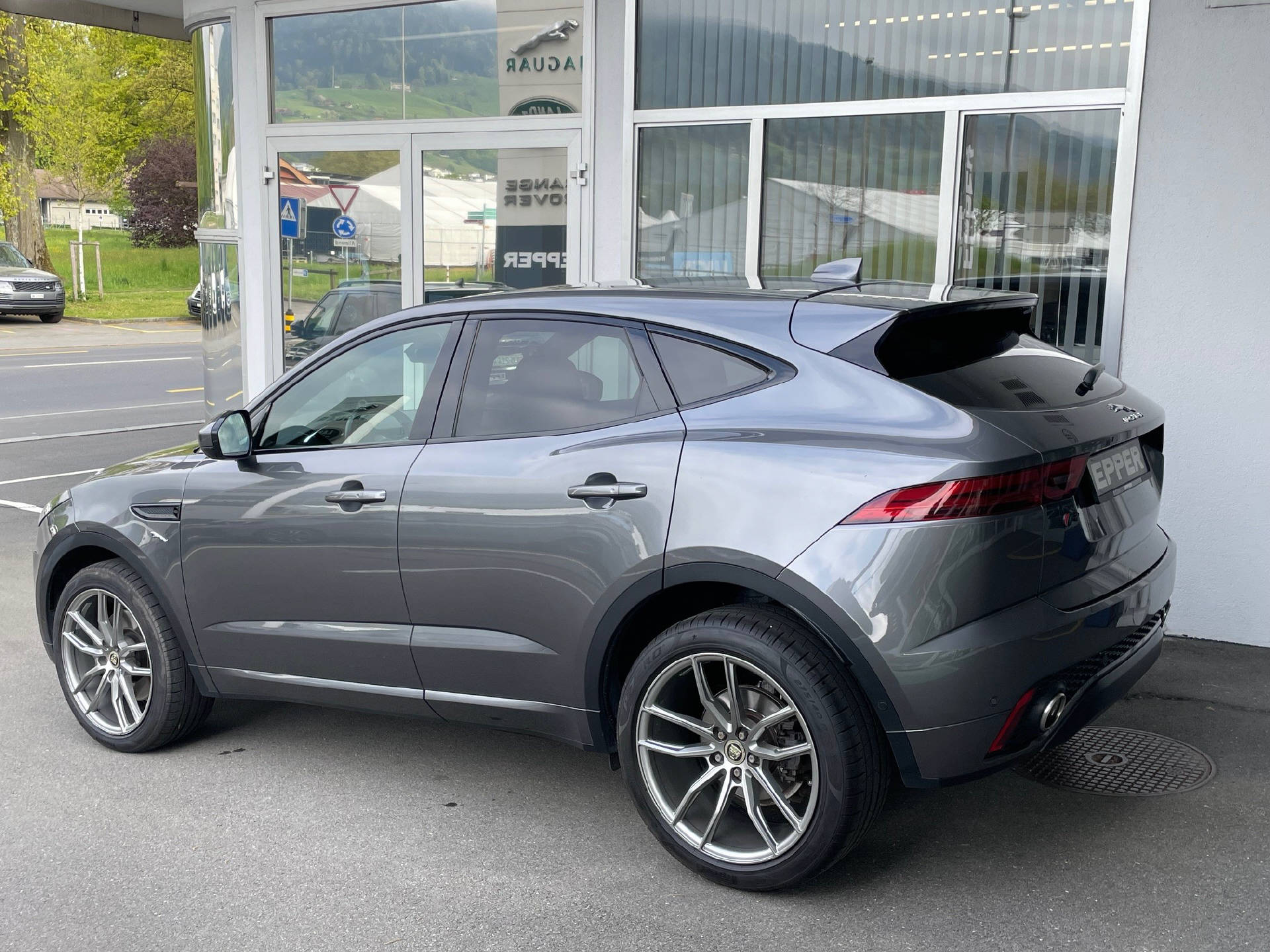 JAGUAR E-Pace 2.0 T 300 R-Dynamic HSE AWD-image-26