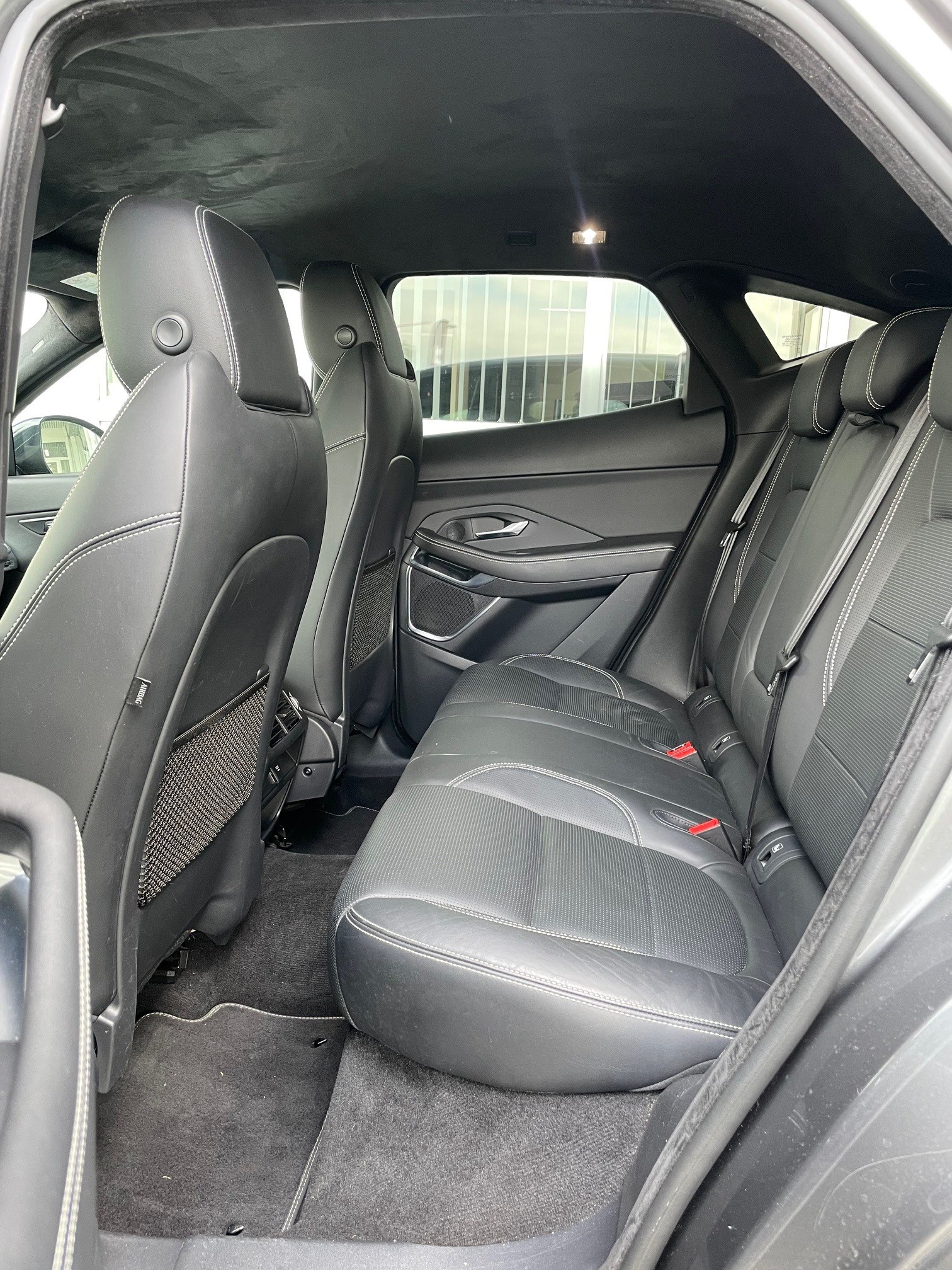 JAGUAR E-Pace 2.0 T 300 R-Dynamic HSE AWD-image-21