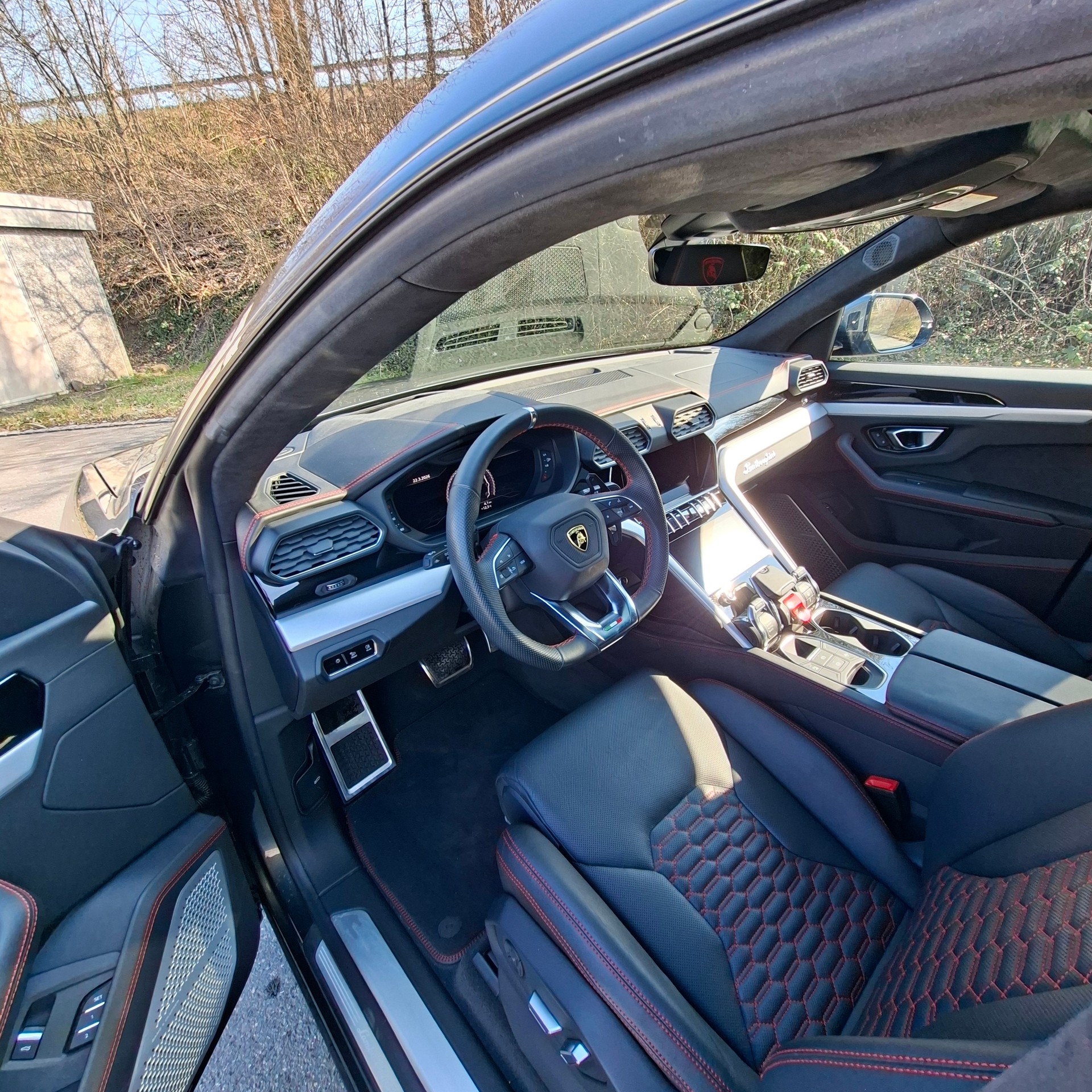 LAMBORGHINI Urus E-Gear-image-7