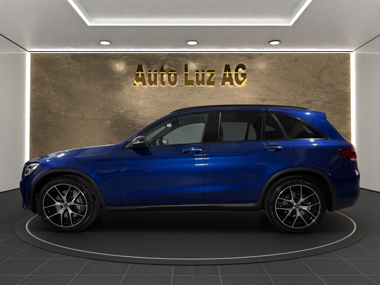 MERCEDES-BENZ GLC 300 d AMG Line 4Matic 9G-Tronic-image-5