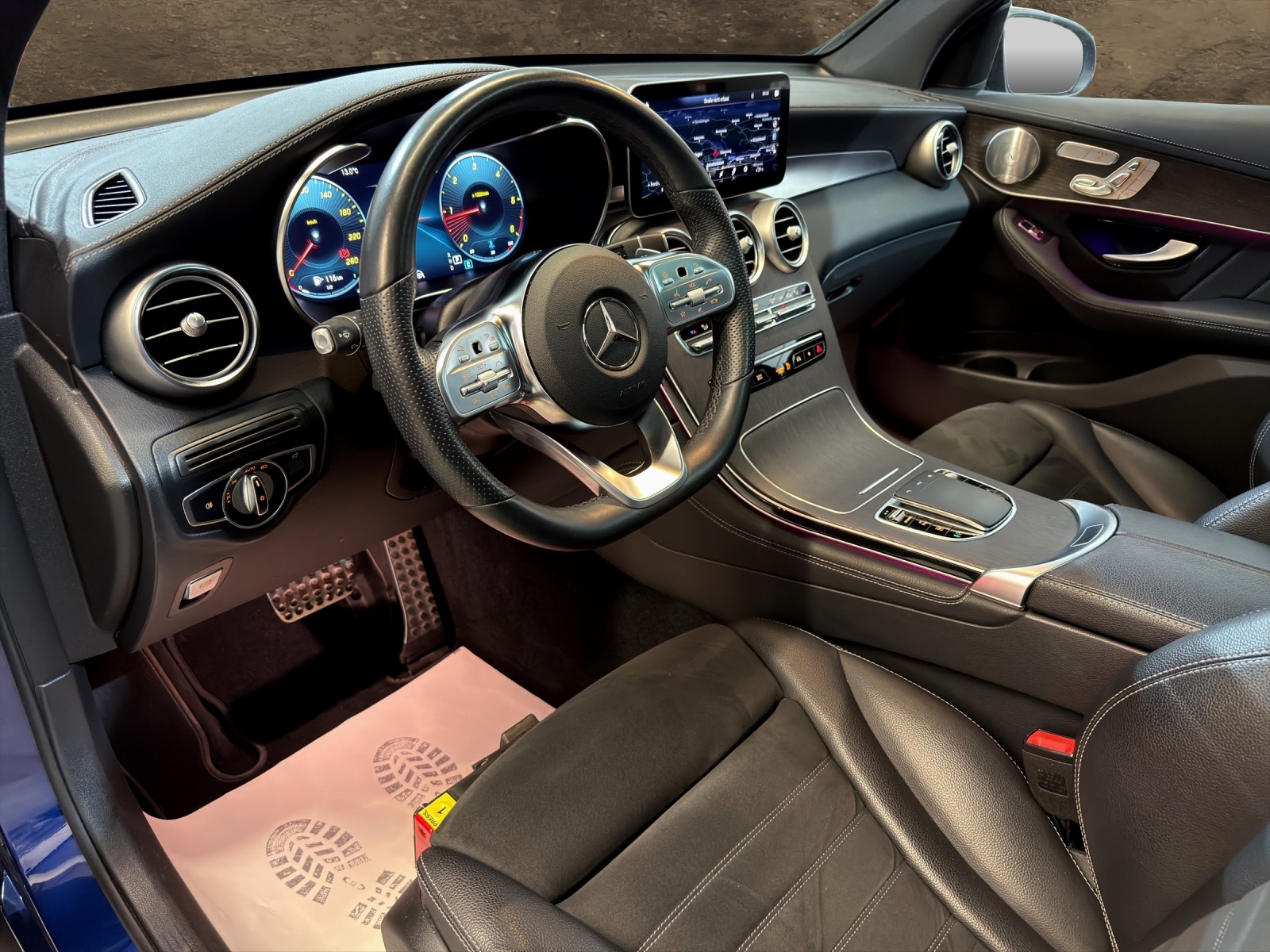 MERCEDES-BENZ GLC 300 d AMG Line 4Matic 9G-Tronic-image-7