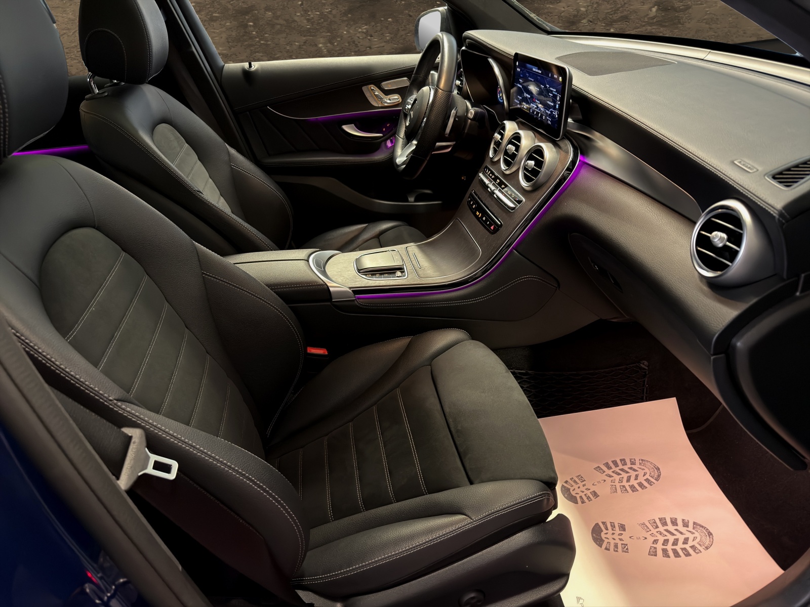 MERCEDES-BENZ GLC 300 d AMG Line 4Matic 9G-Tronic-image-11