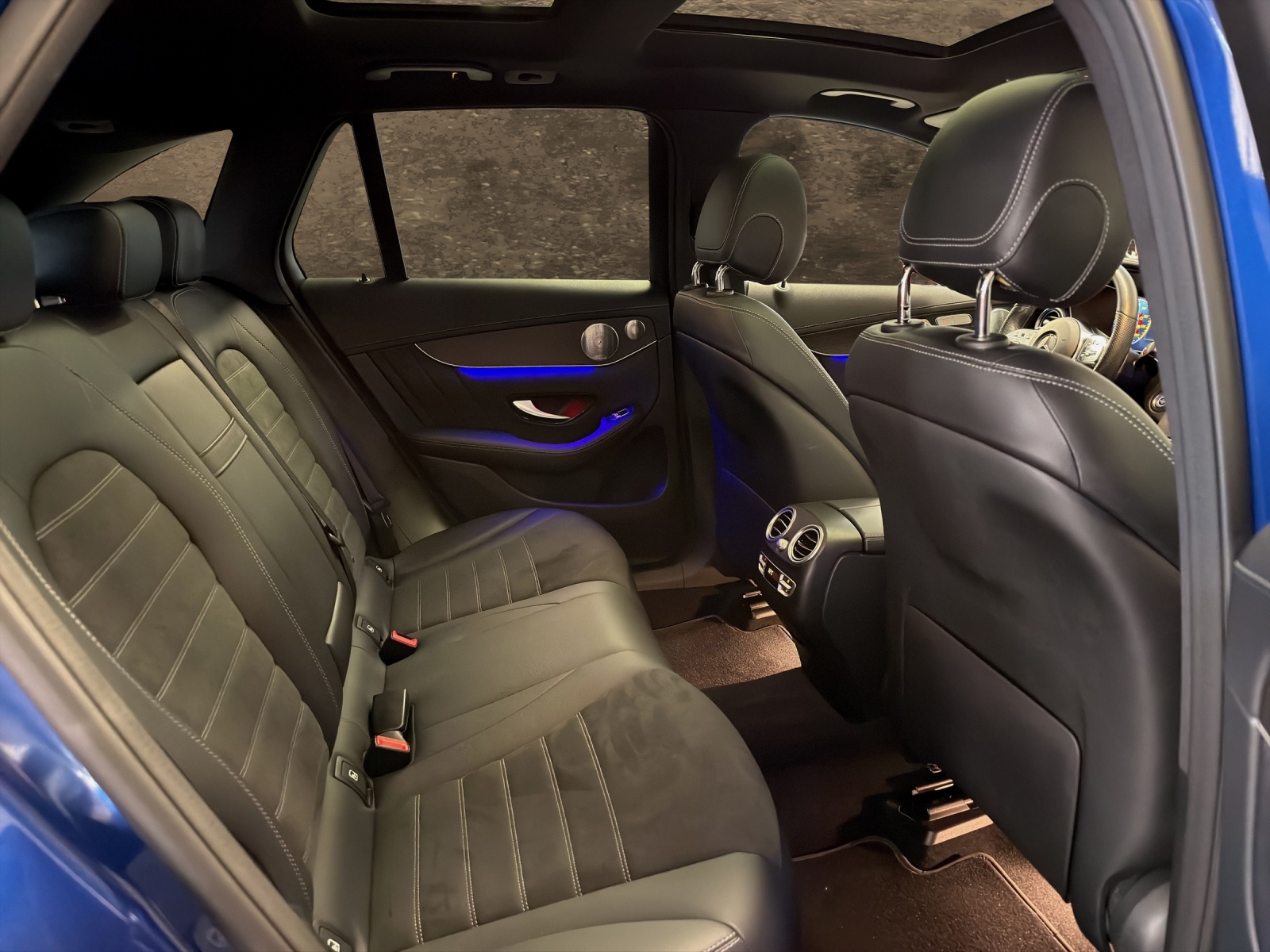 MERCEDES-BENZ GLC 300 d AMG Line 4Matic 9G-Tronic-image-12