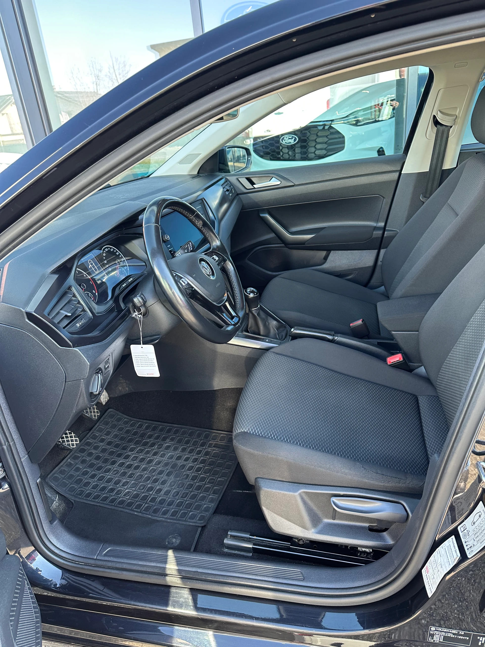 VW Polo 1.0 MPI 80 Trendline-image-10