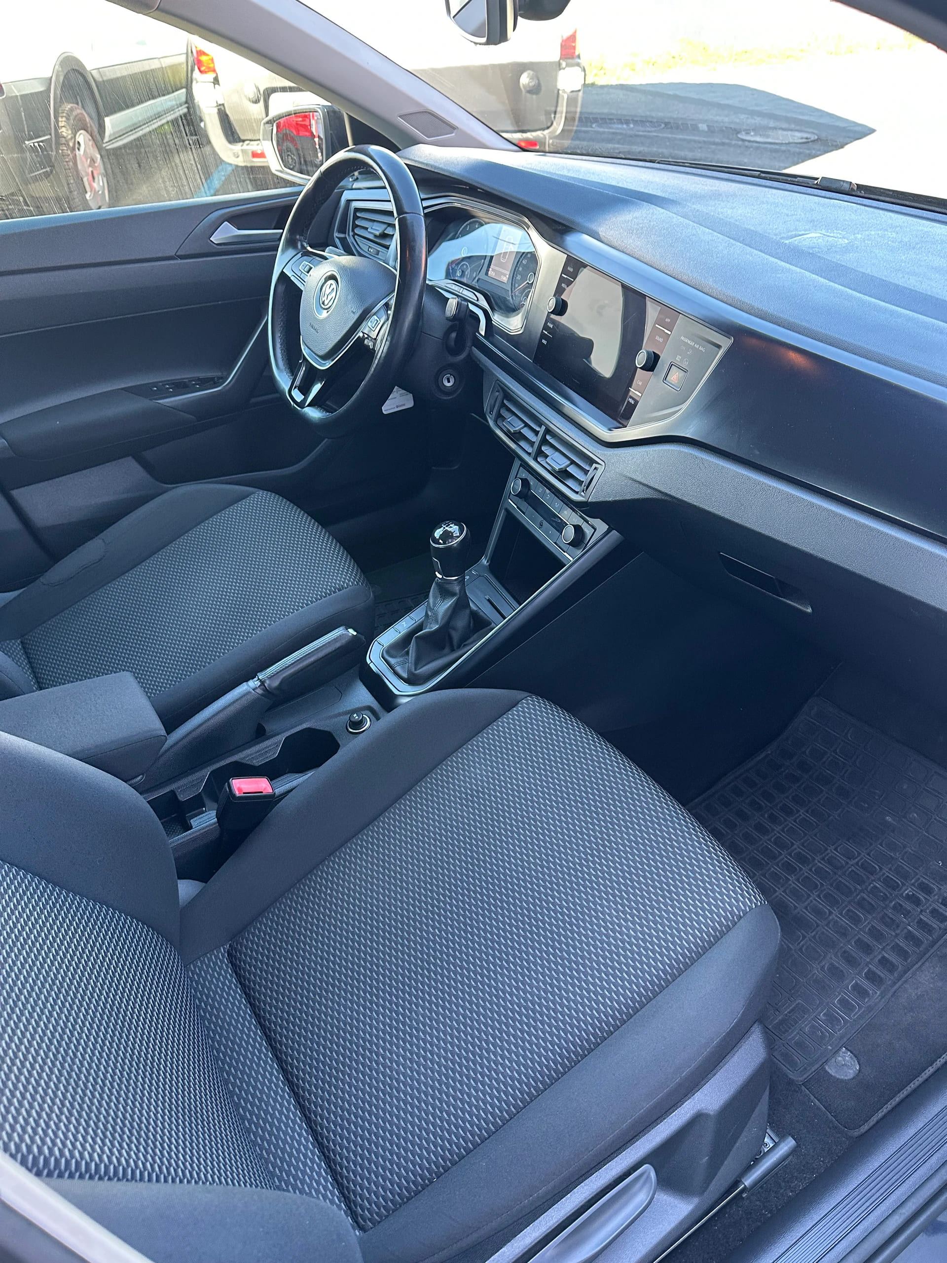 VW Polo 1.0 MPI 80 Trendline-image-13